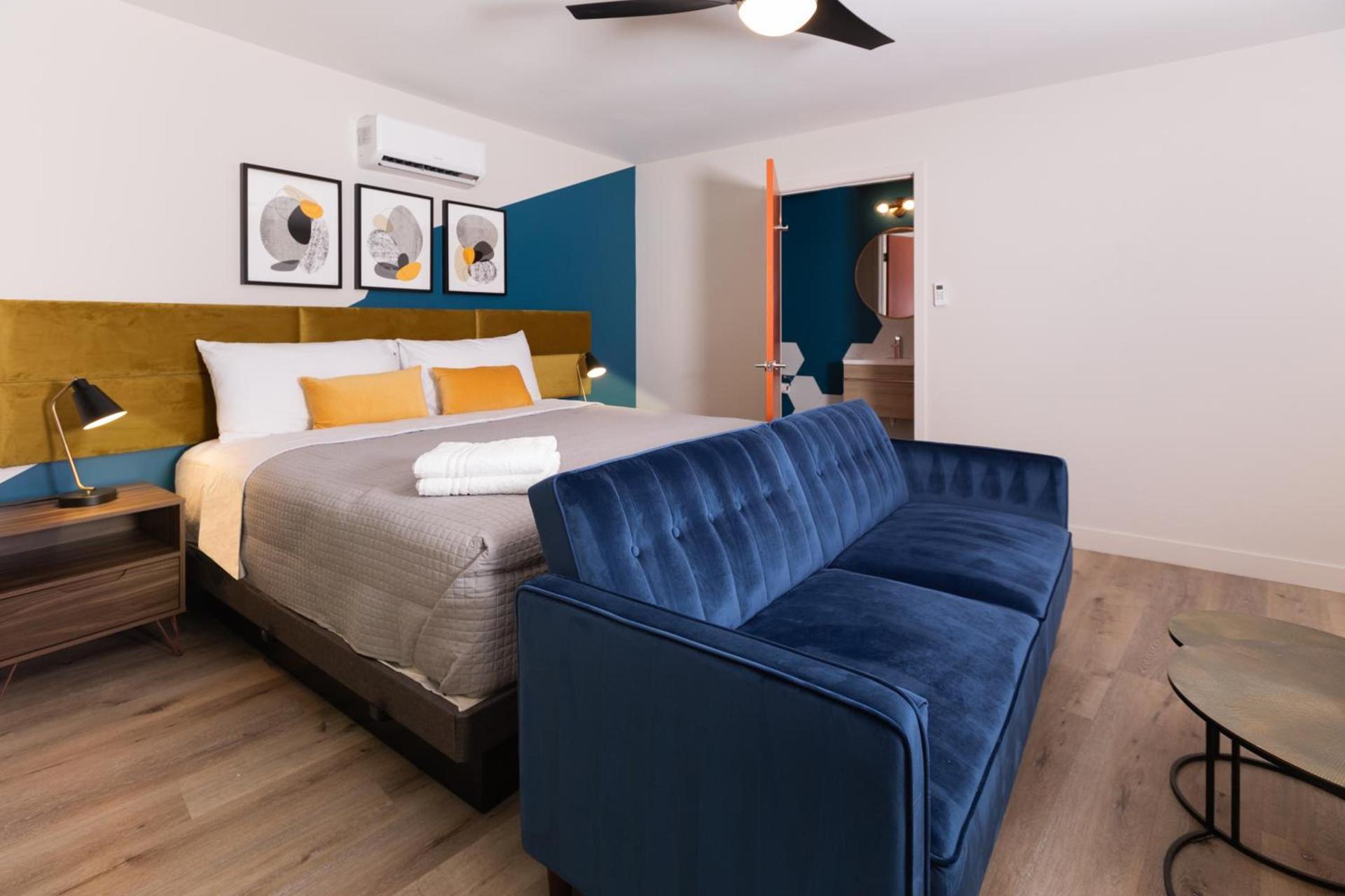 4411 Inn & Suites photo 20