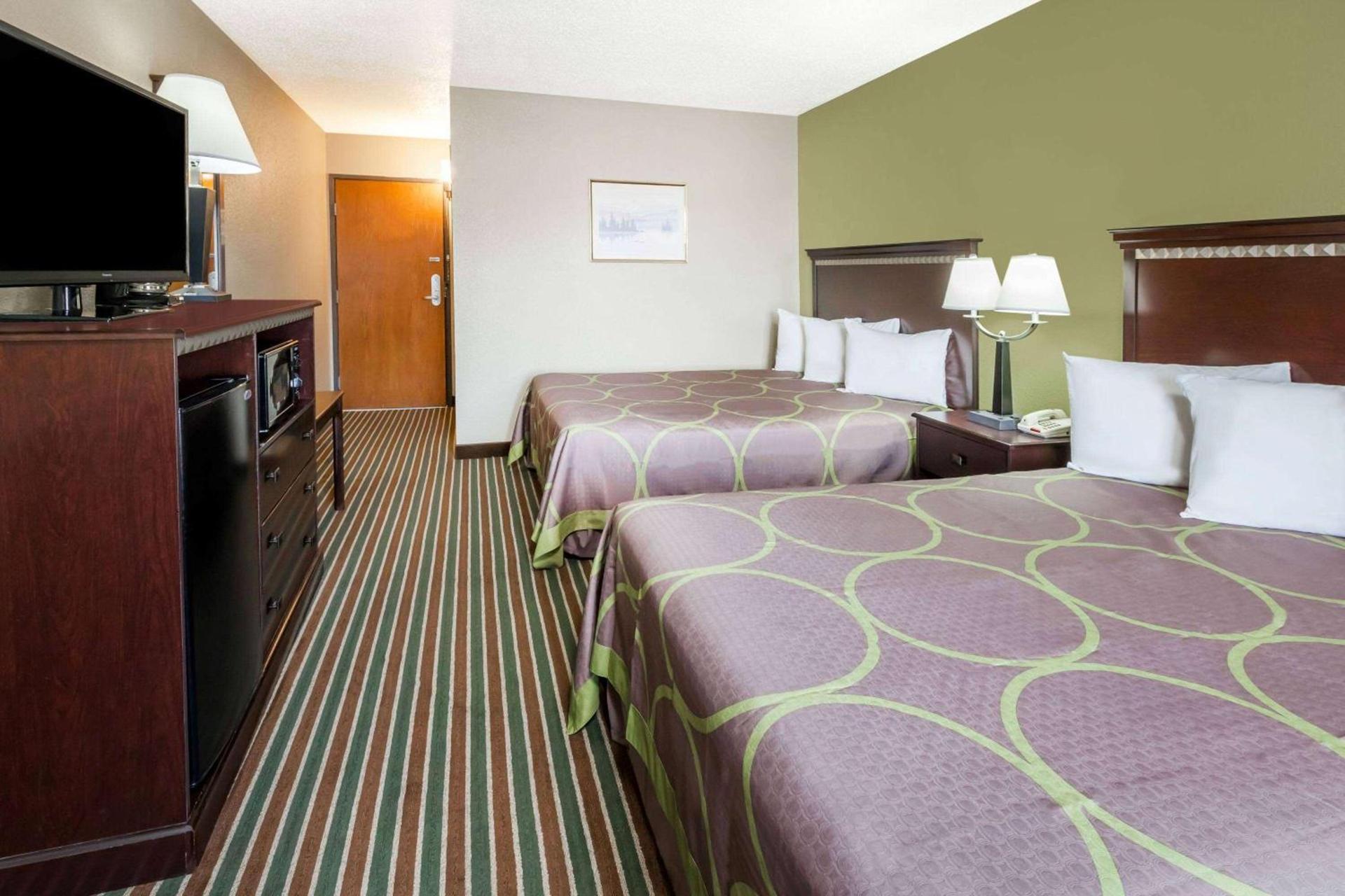 Super 8 by Wyndham Harrison AR photo 28