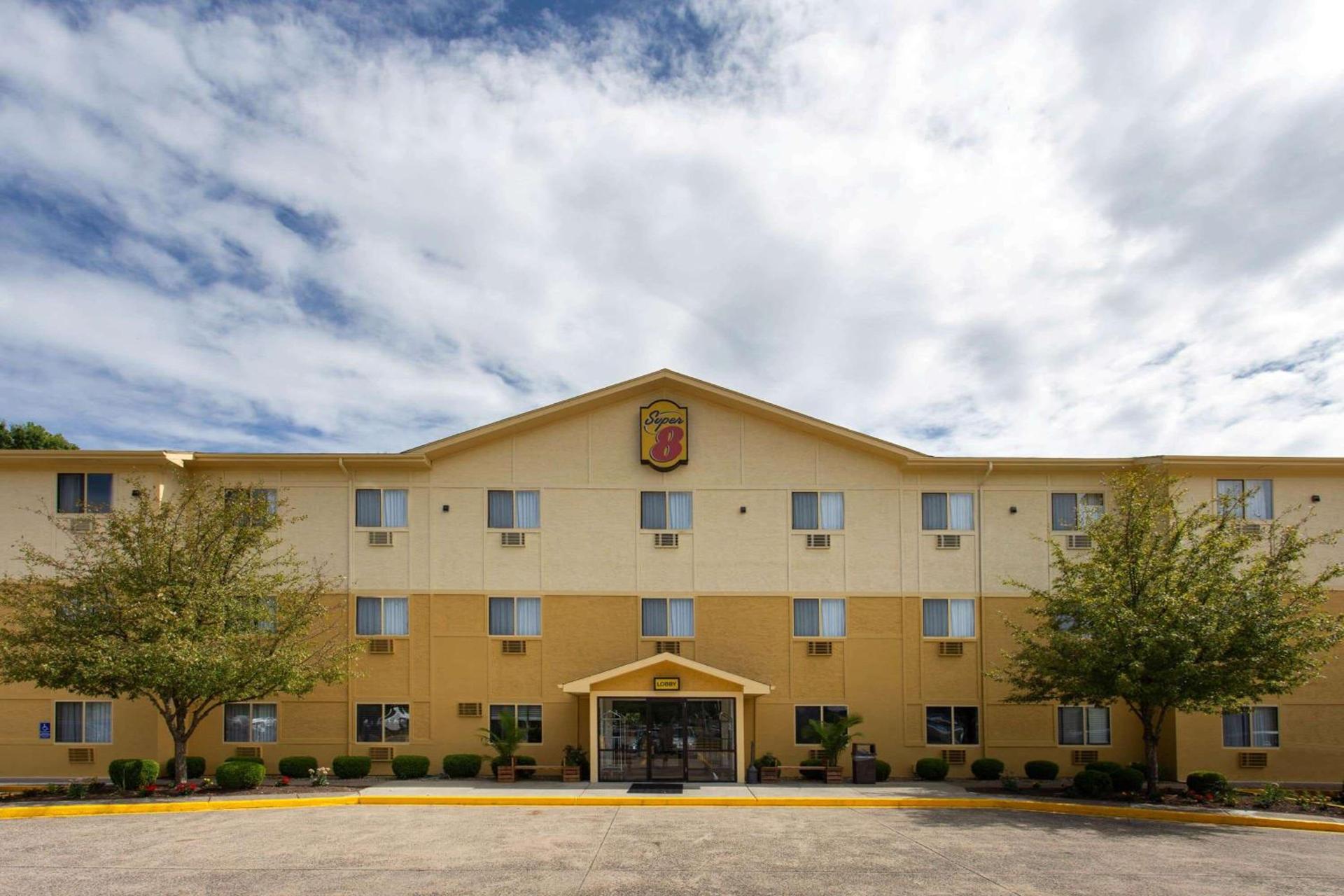 Super 8 by Wyndham Cromwell/Middletown photo 2