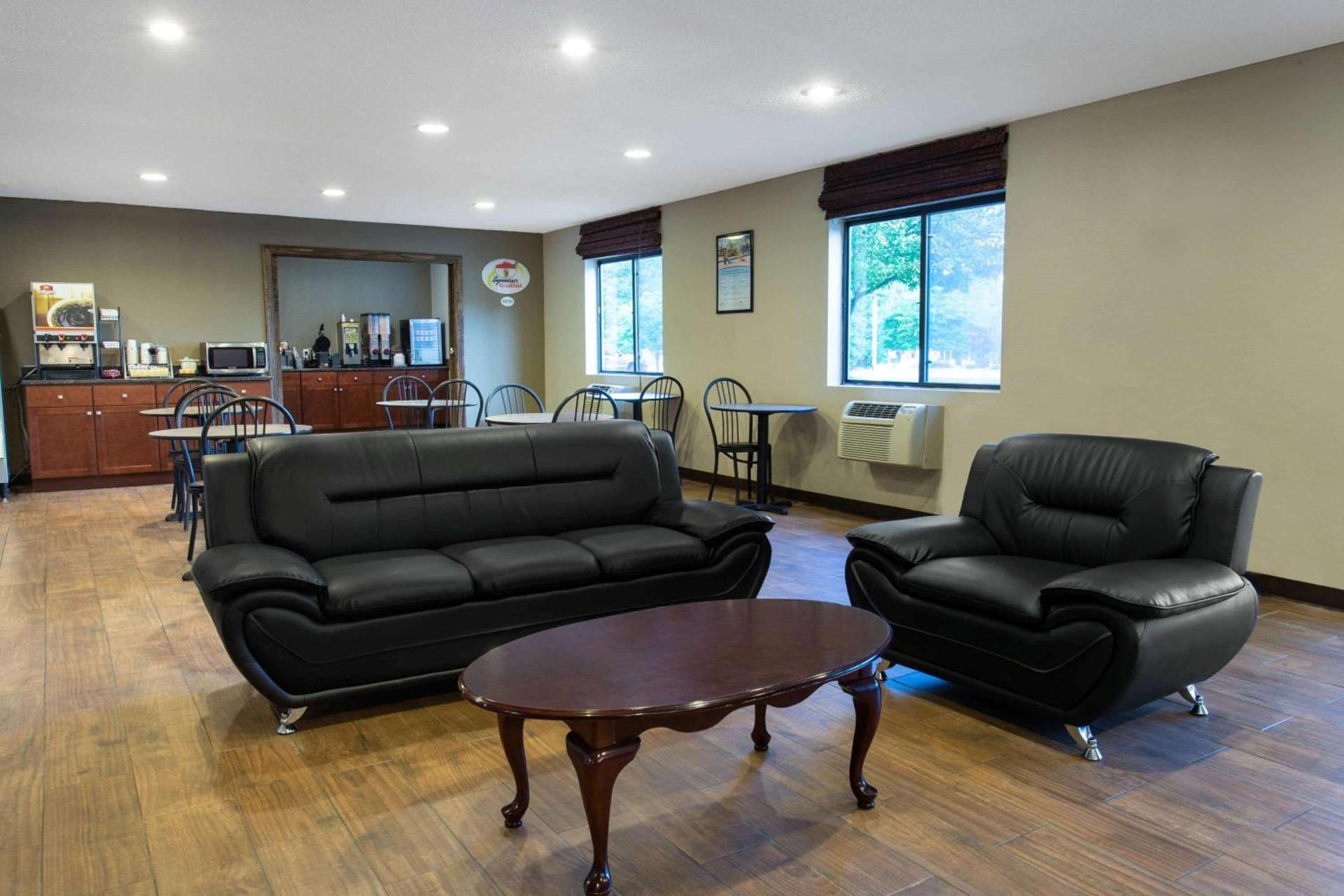 Super 8 by Wyndham Cromwell/Middletown photo 5