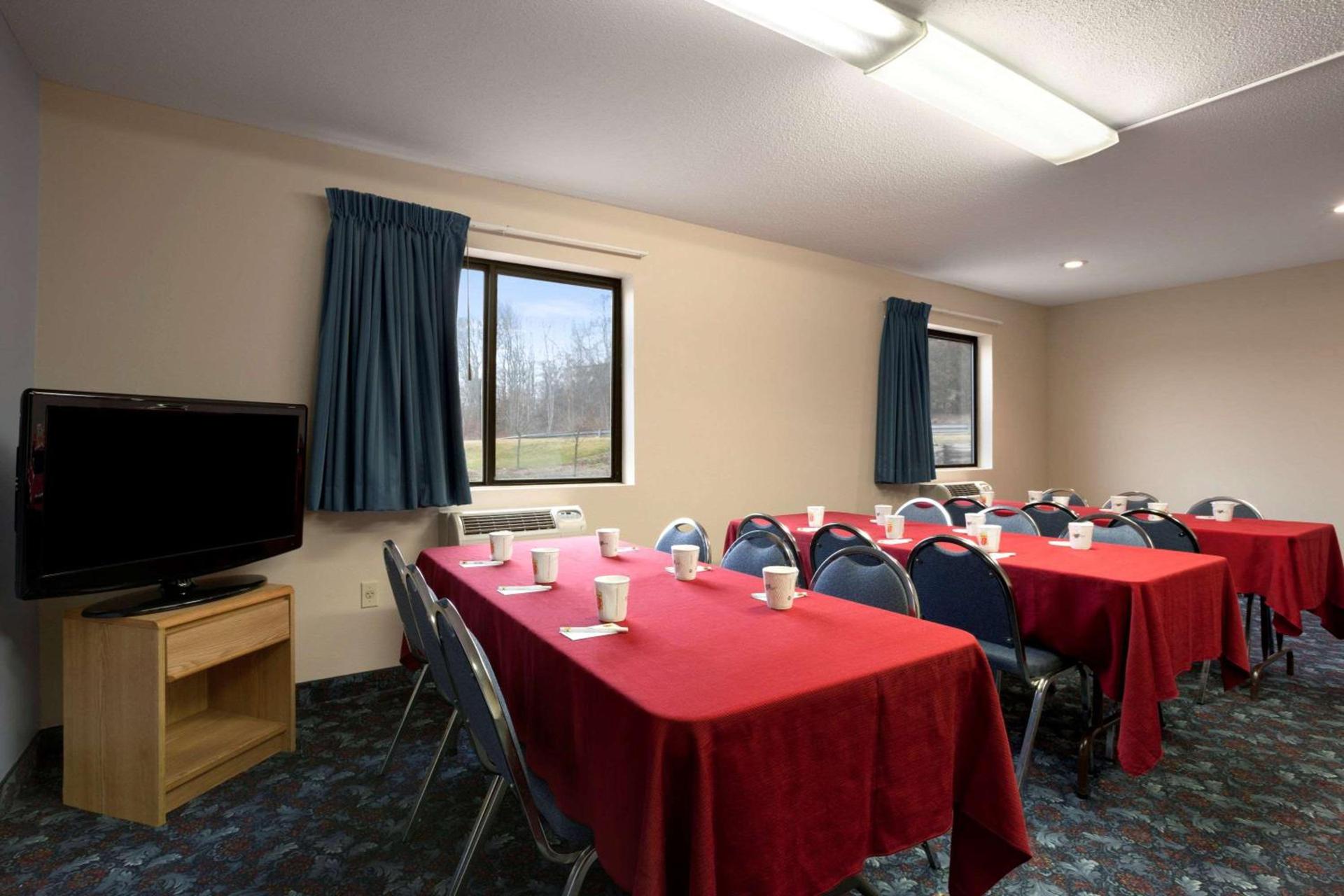 Super 8 by Wyndham Cromwell/Middletown photo 26