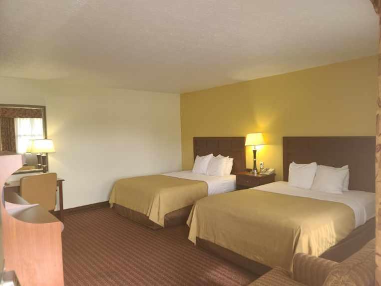 Budget Inn - Farmington photo 9