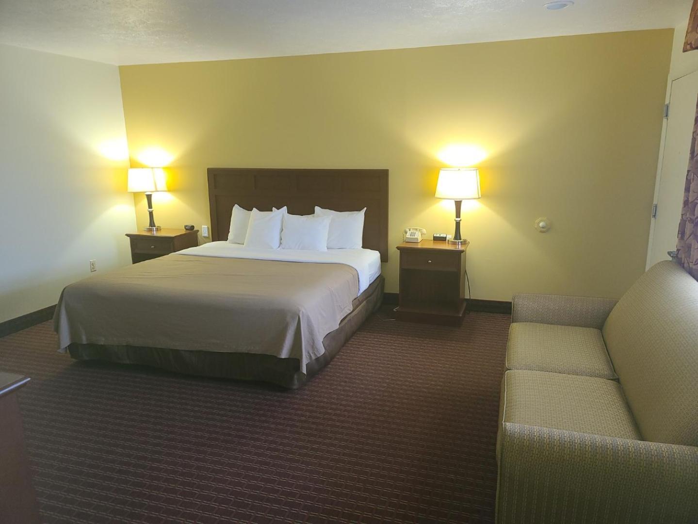 Budget Inn - Farmington photo 5