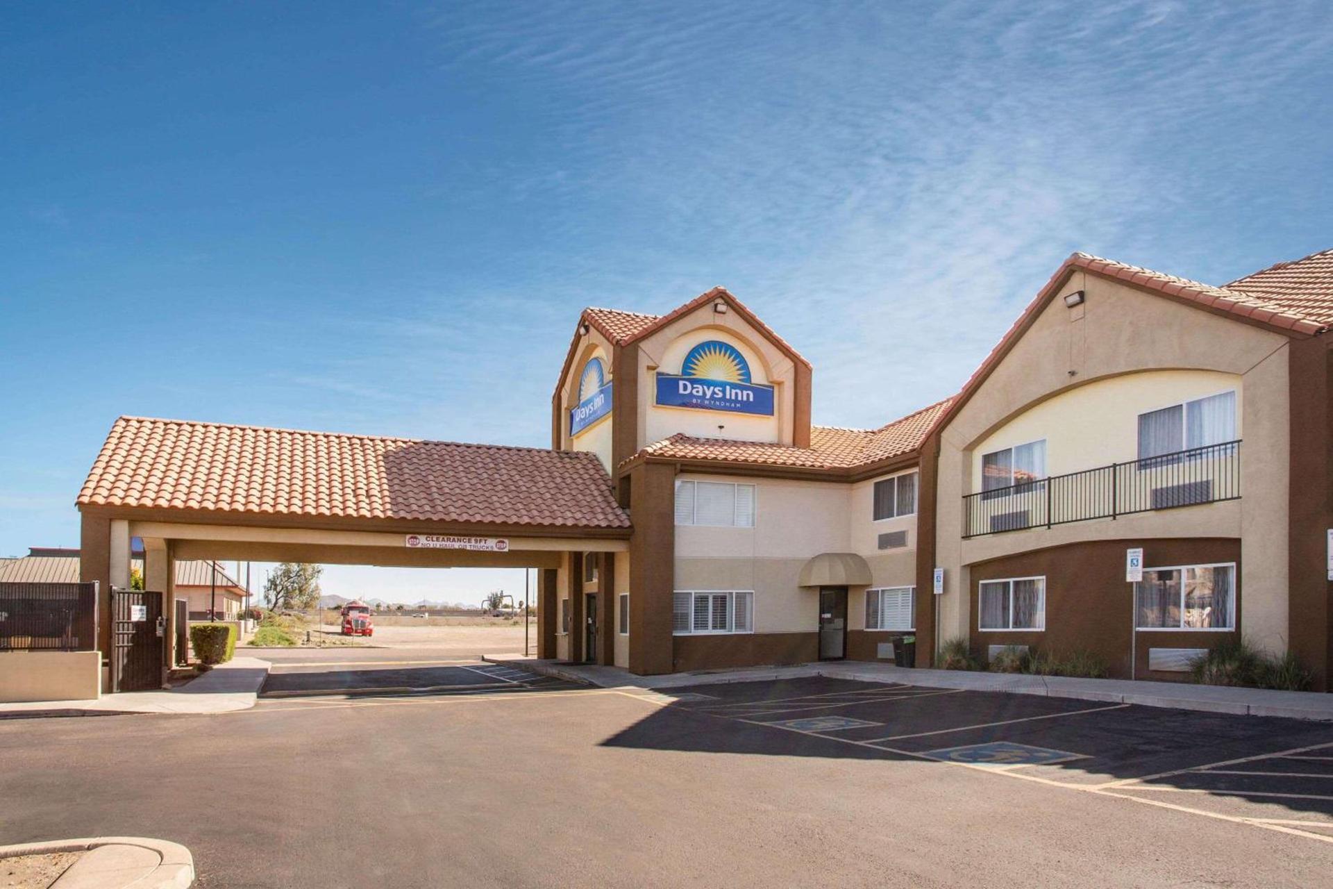 Days Inn by Wyndham Phoenix North photo 5