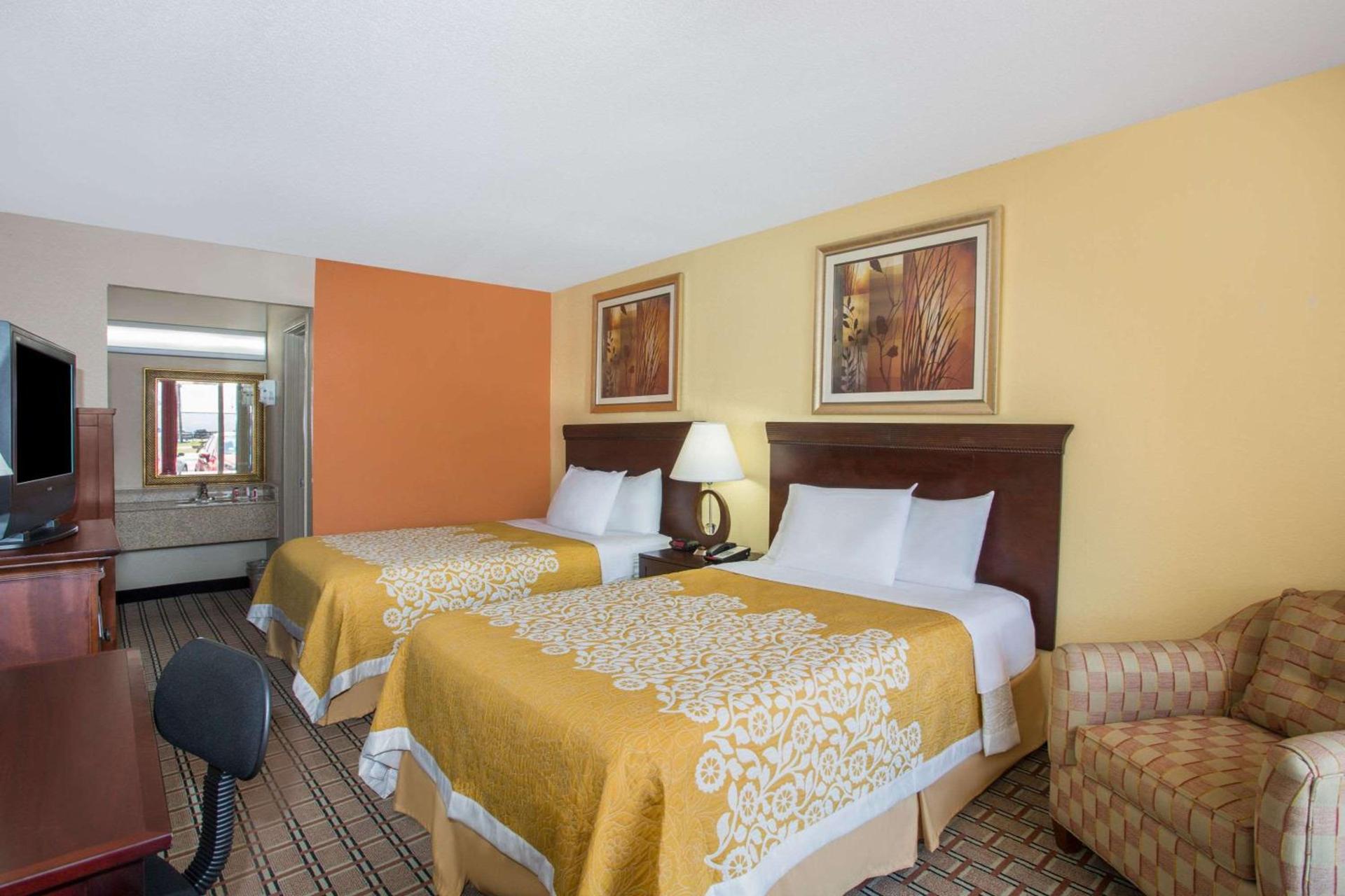 Days Inn by Wyndham Blytheville photo 5