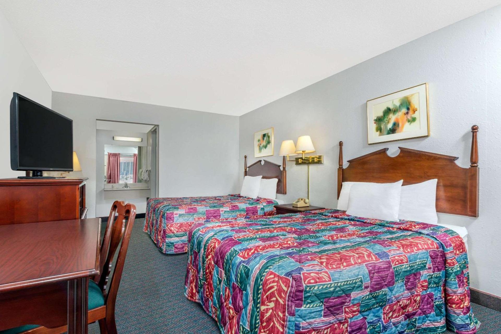 Days Inn by Wyndham Mt. Sterling photo 11