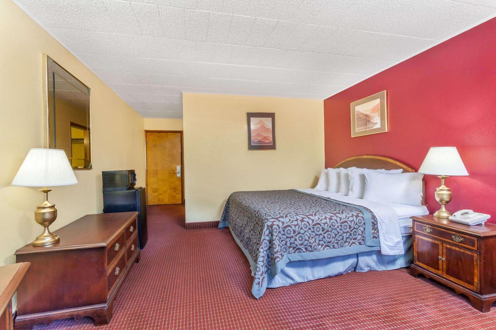 Days Inn by Wyndham Scranton PA photo 7