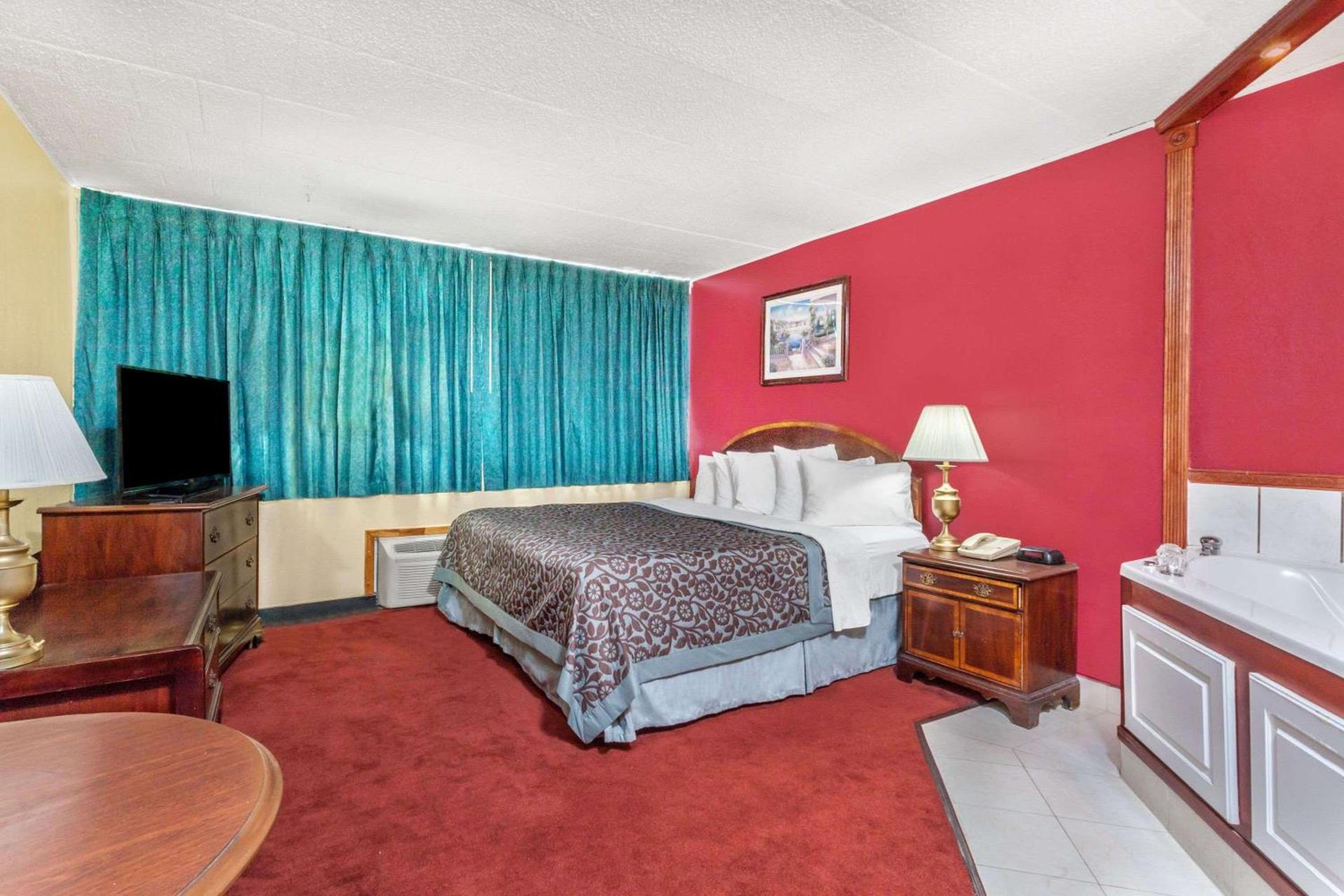 Days Inn by Wyndham Scranton PA photo 19