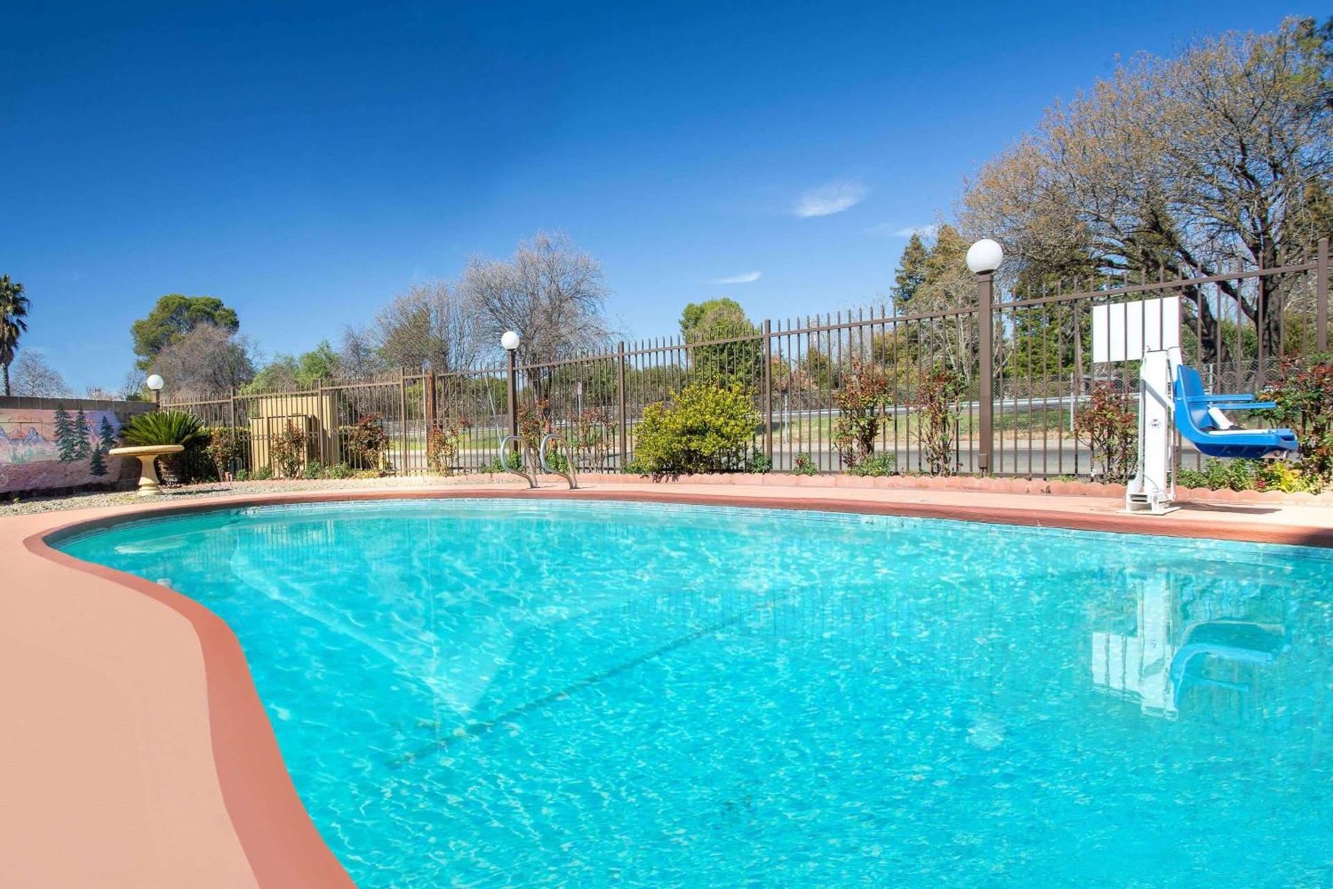 Super 8 by Wyndham Chico photo 4
