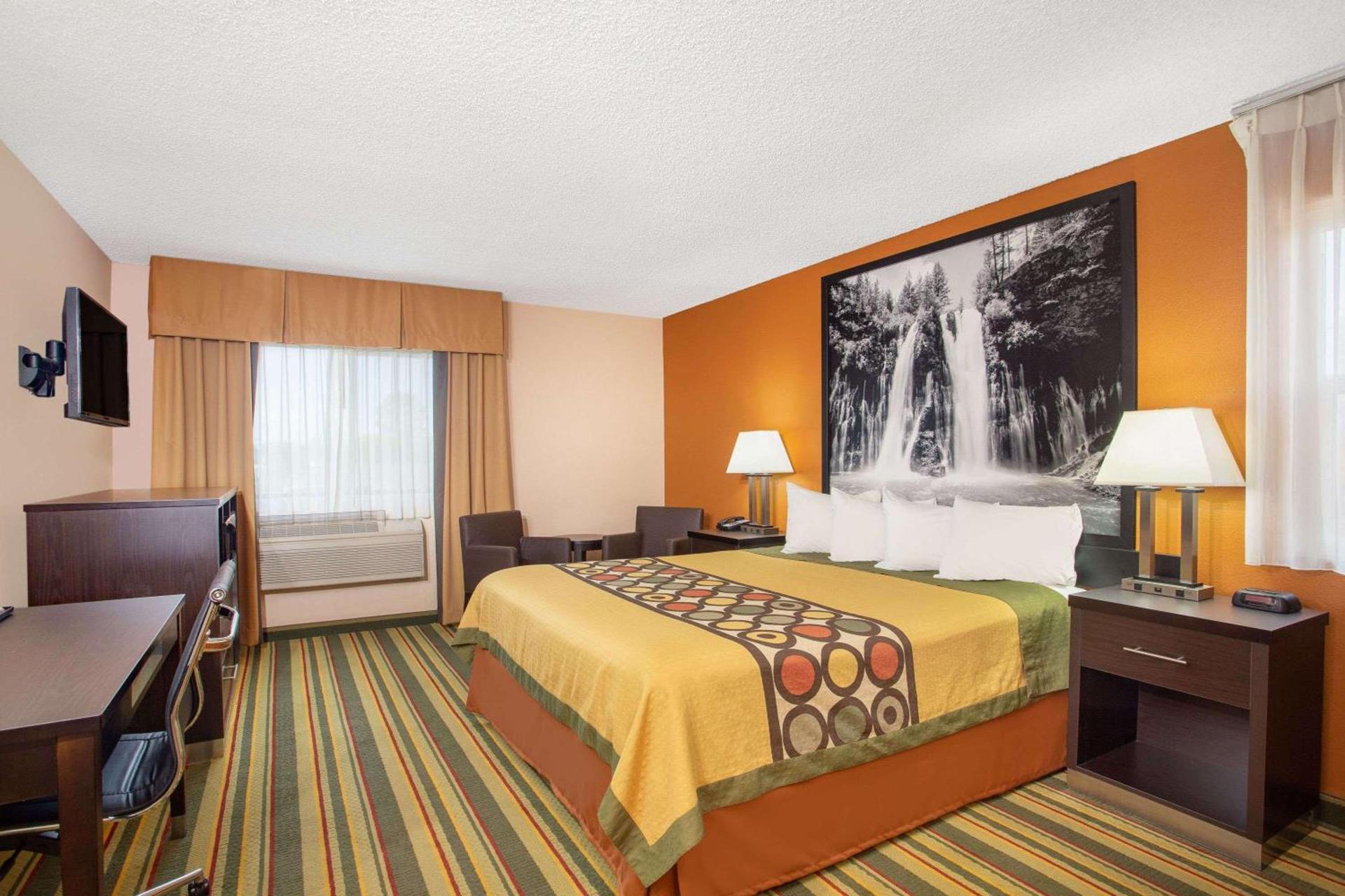 Super 8 by Wyndham Chico photo 10