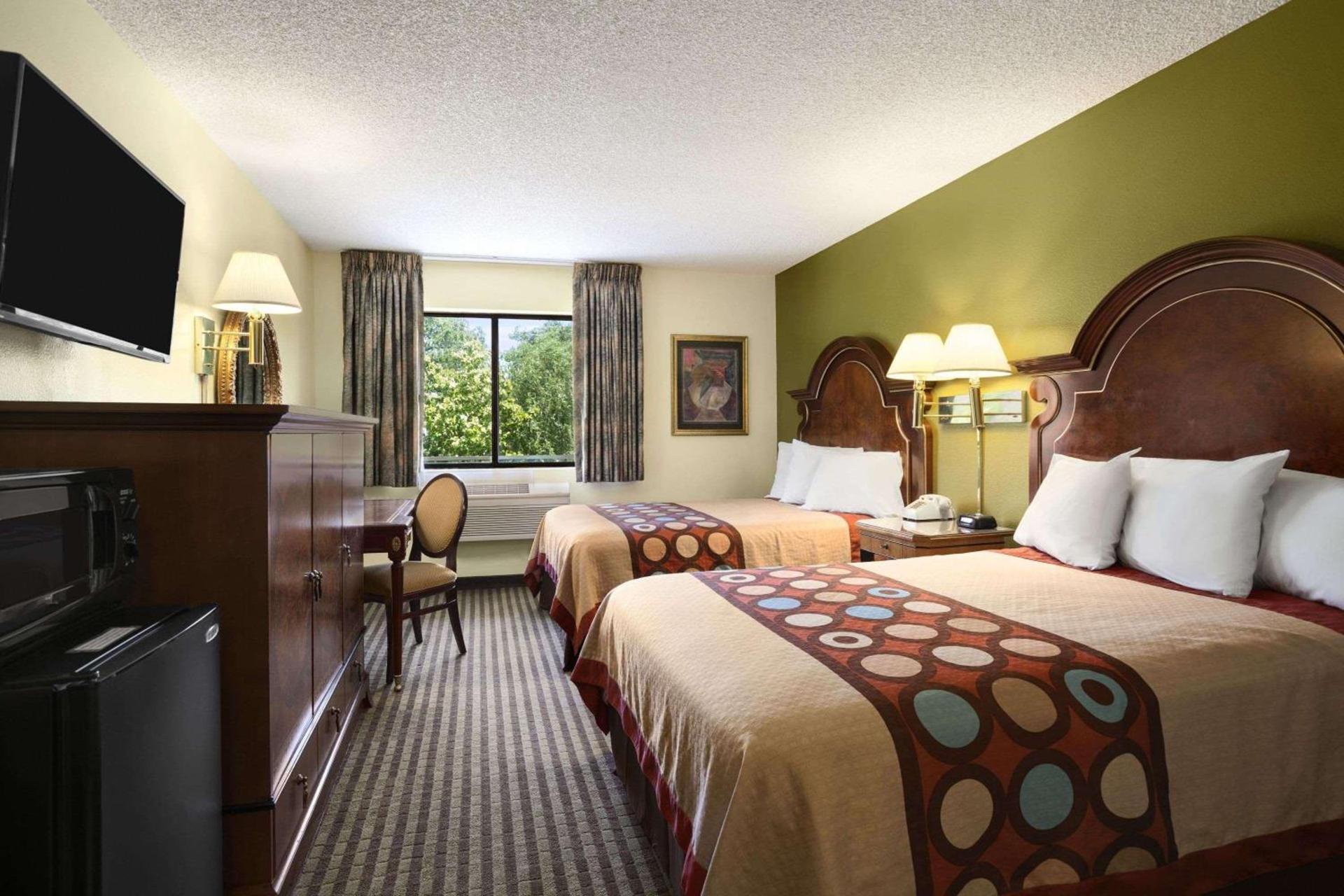 Super 8 by Wyndham Chico photo 15