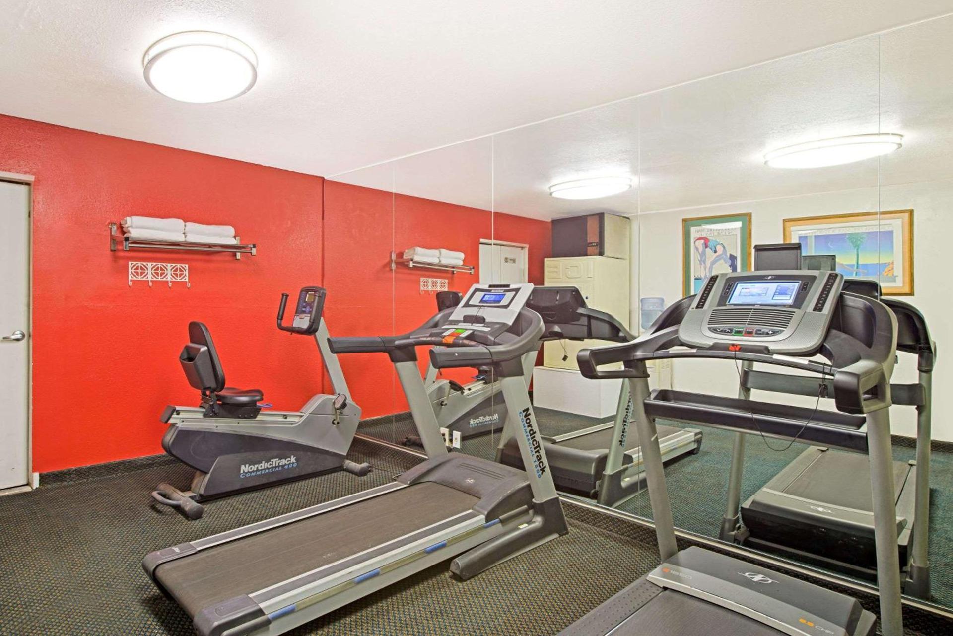 Ramada by Wyndham Flagstaff East photo 3