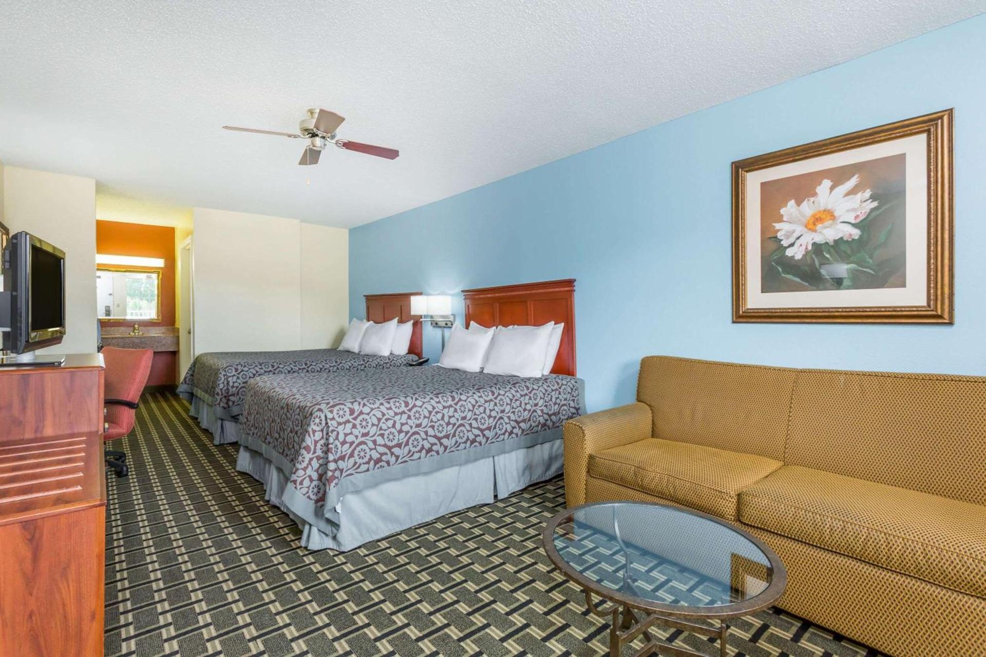 Days Inn by Wyndham Trenton photo 10