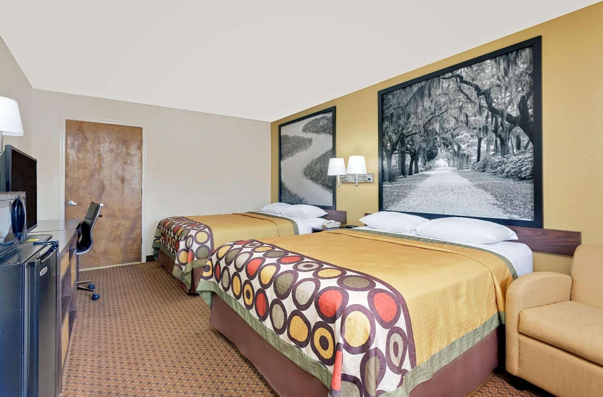Super 8 by Wyndham Byron/South Macon photo 11