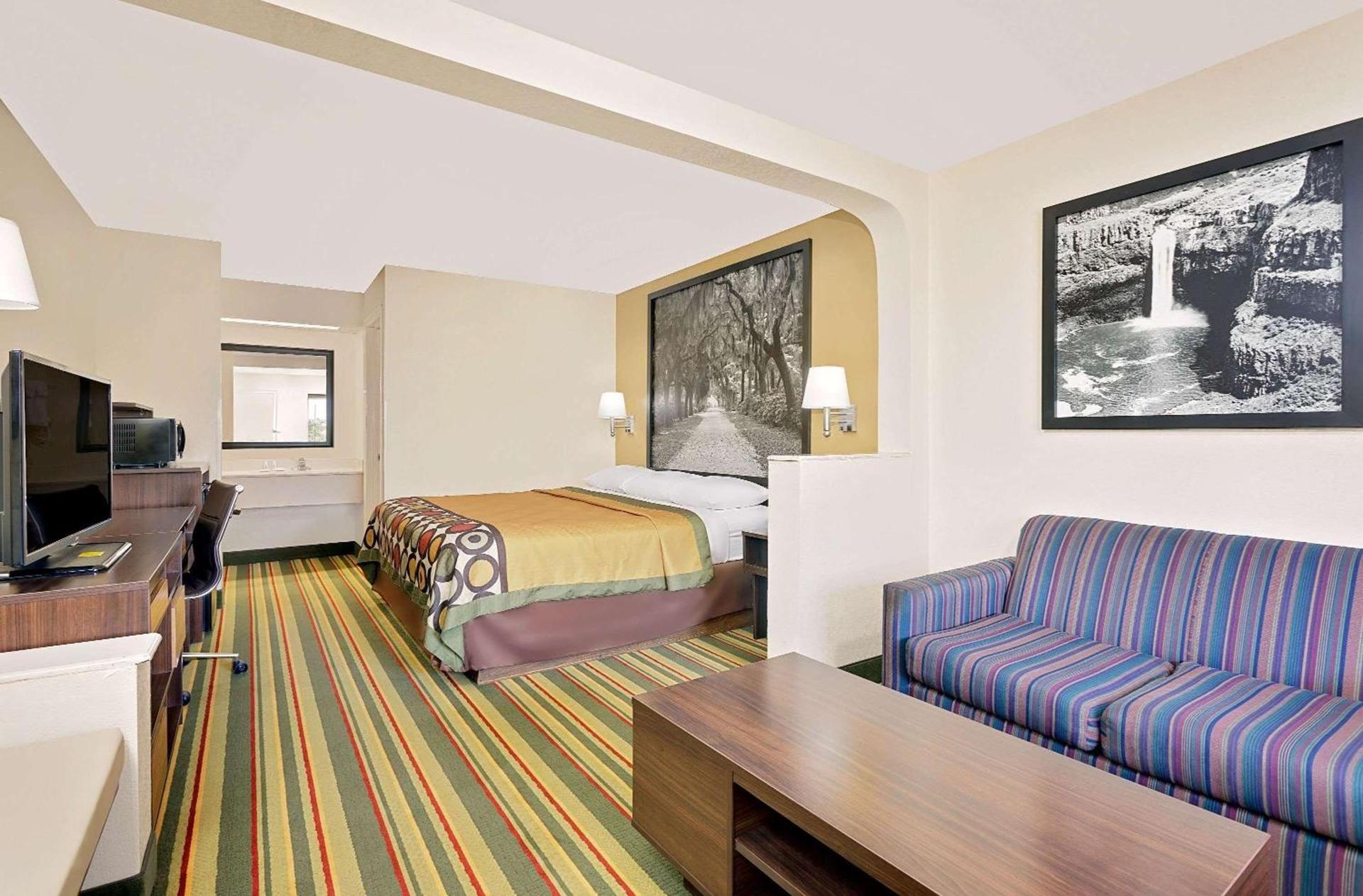 Super 8 by Wyndham Byron/South Macon photo 10