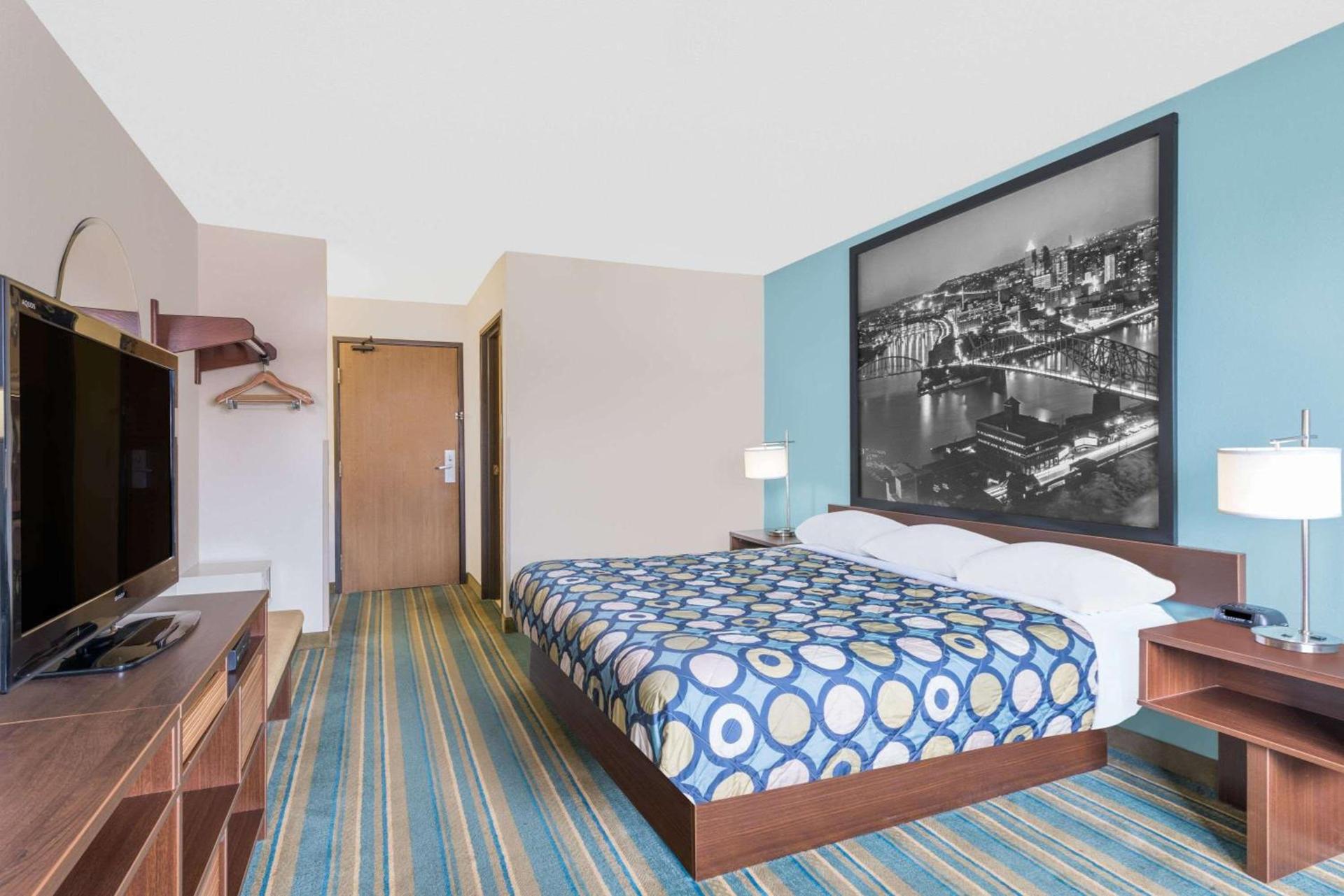 Super 8 by Wyndham Hanover photo 13
