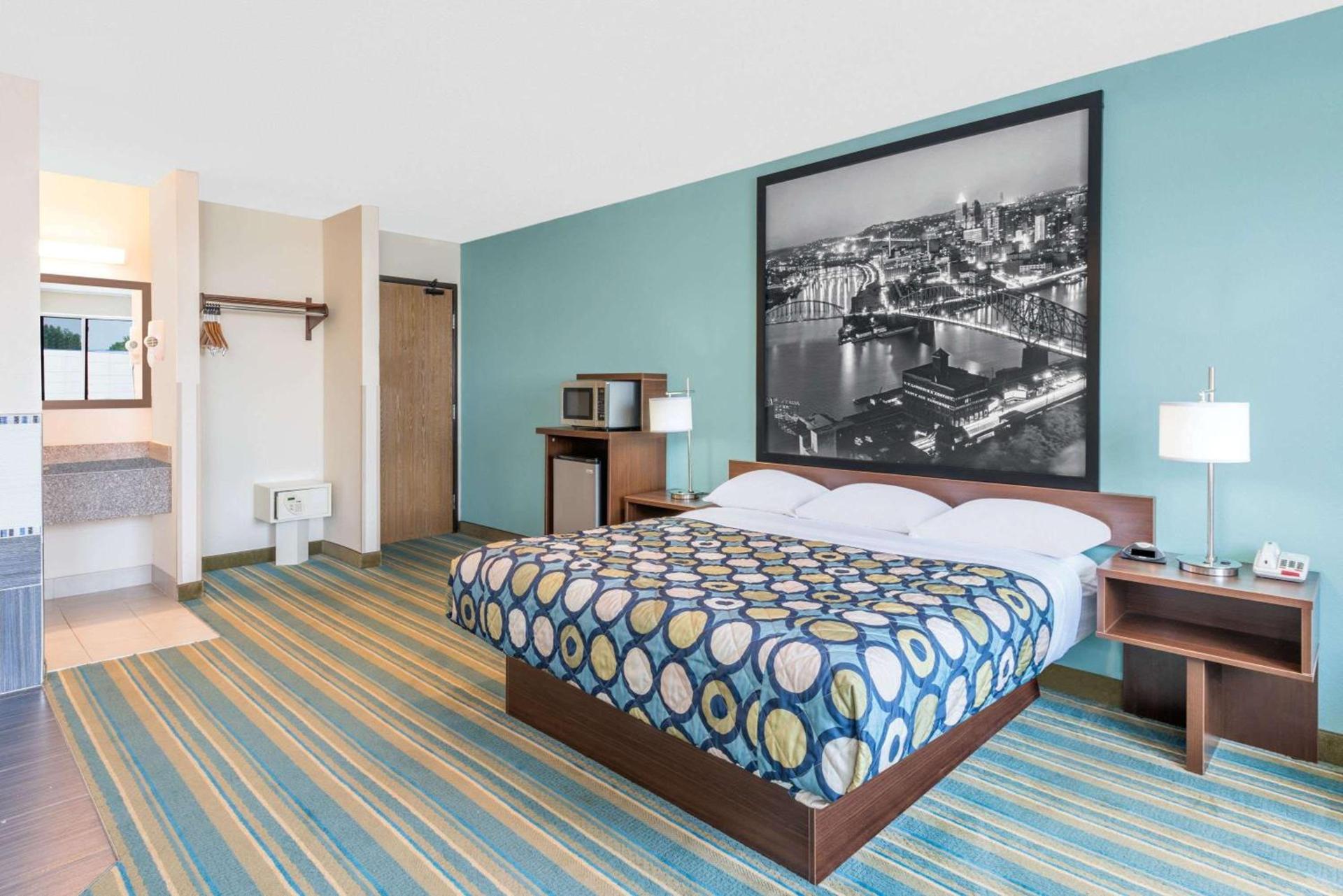 Super 8 by Wyndham Hanover photo 16