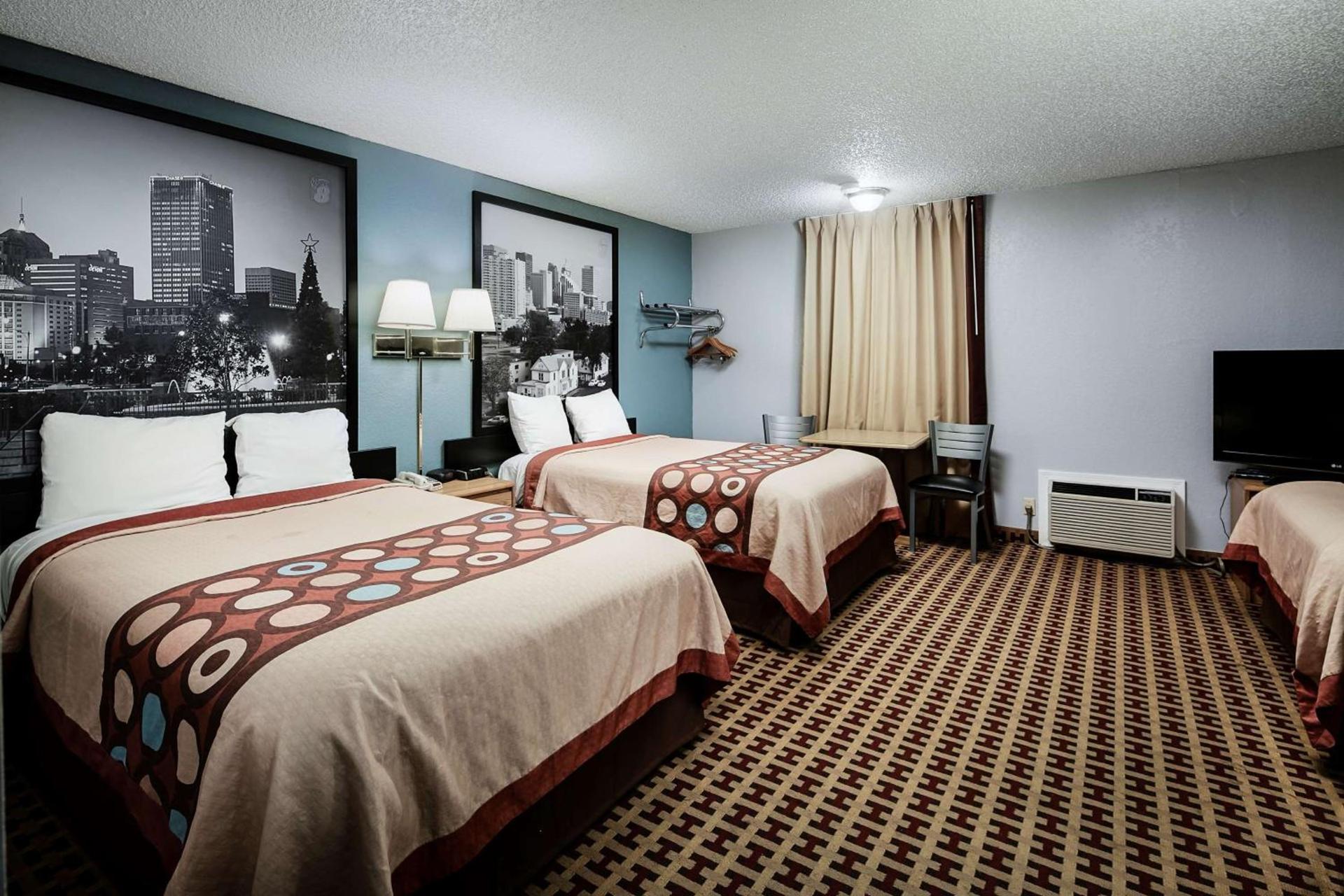 Super 8 by Wyndham Elk City photo 7