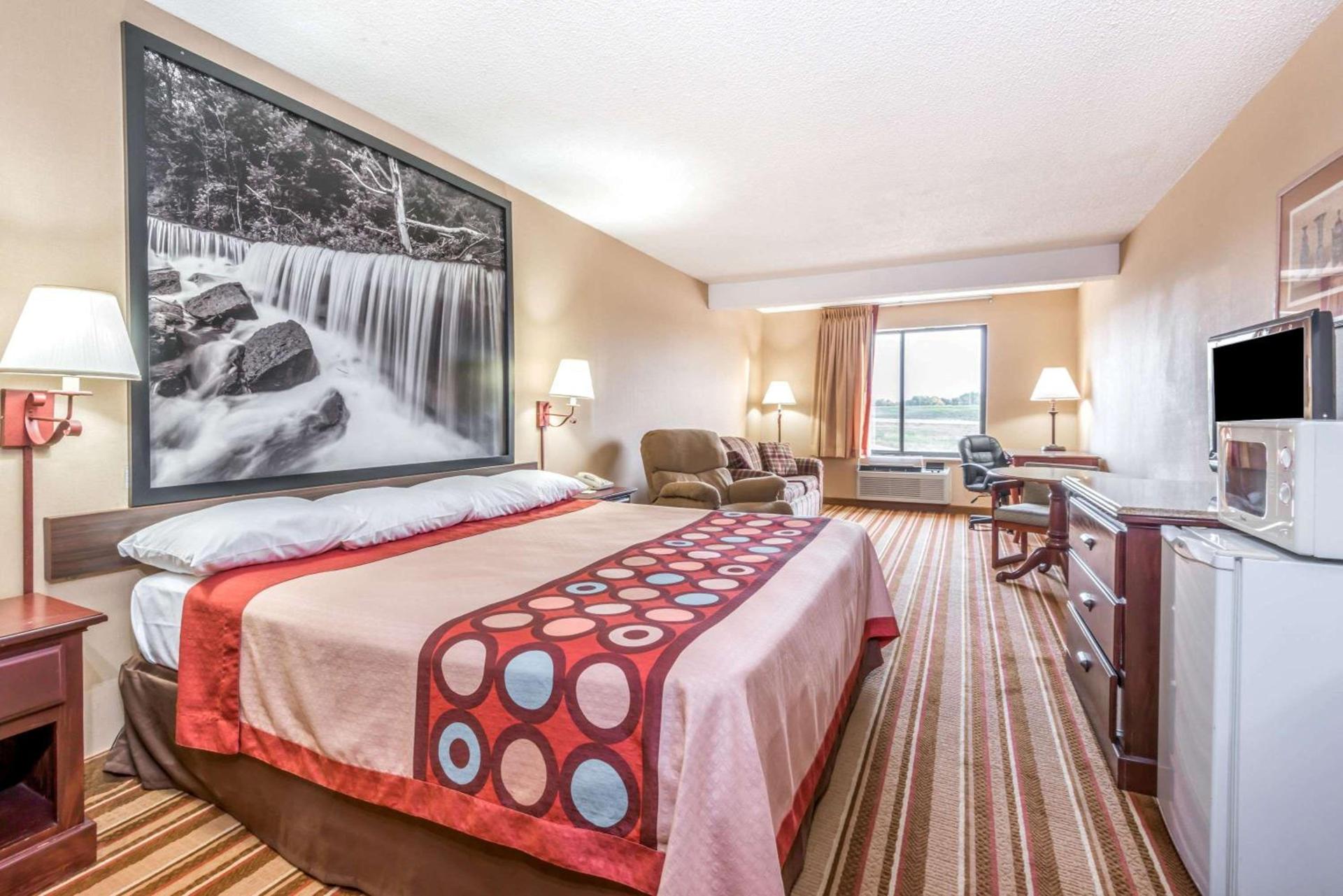 Super 8 by Wyndham Salina I-70 photo 27