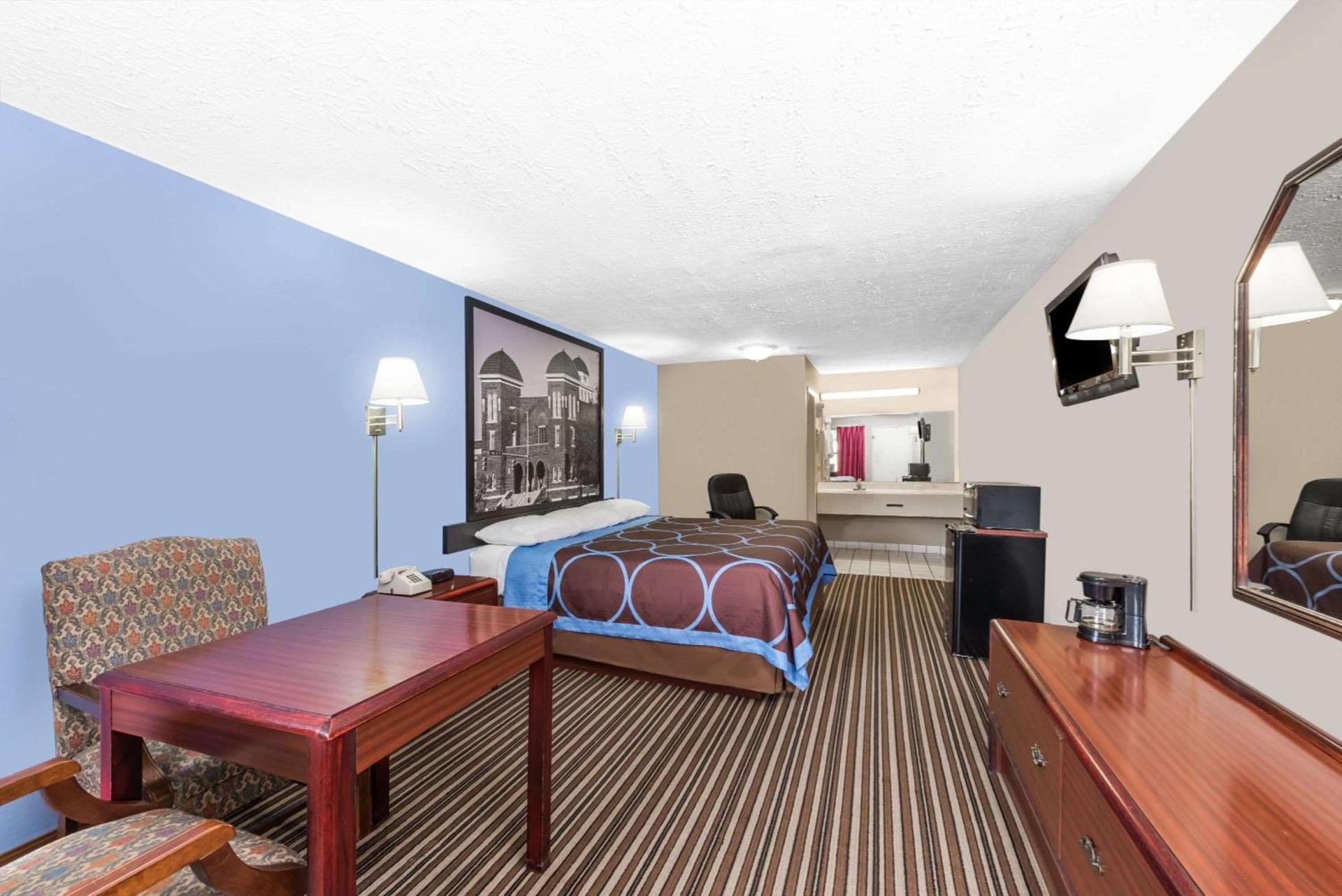 Super 8 by Wyndham Gadsden AL photo 8
