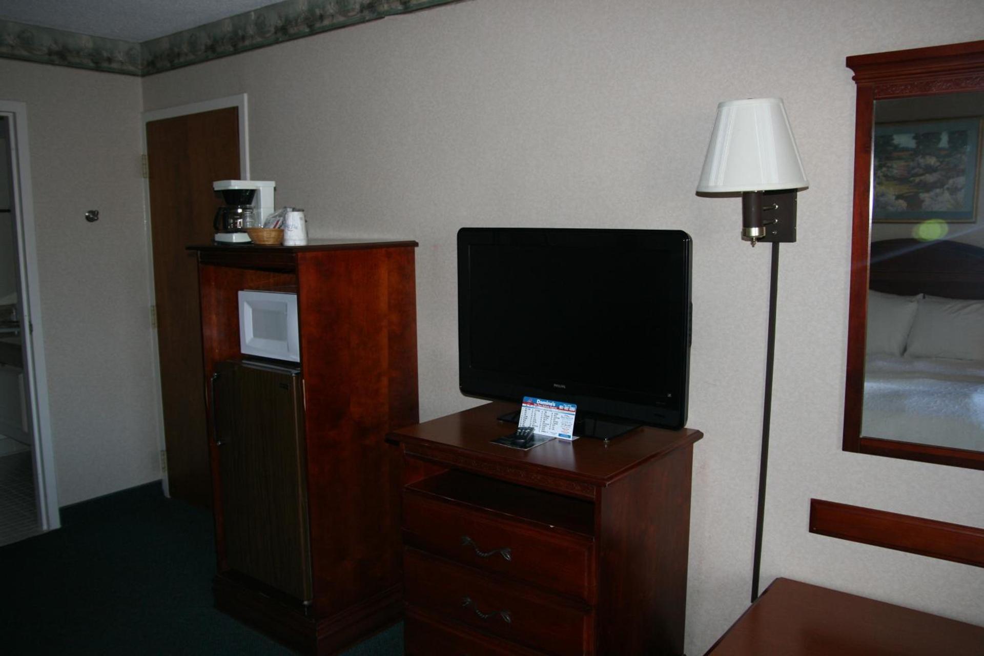 Baymont by Wyndham Clarksville Northeast photo 33