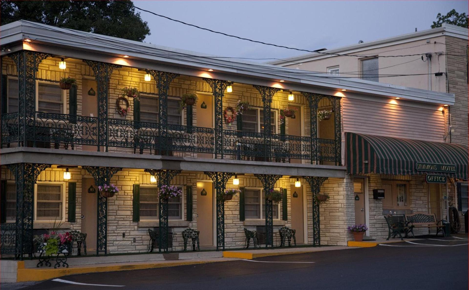 Simmons Motel and Suites photo 20