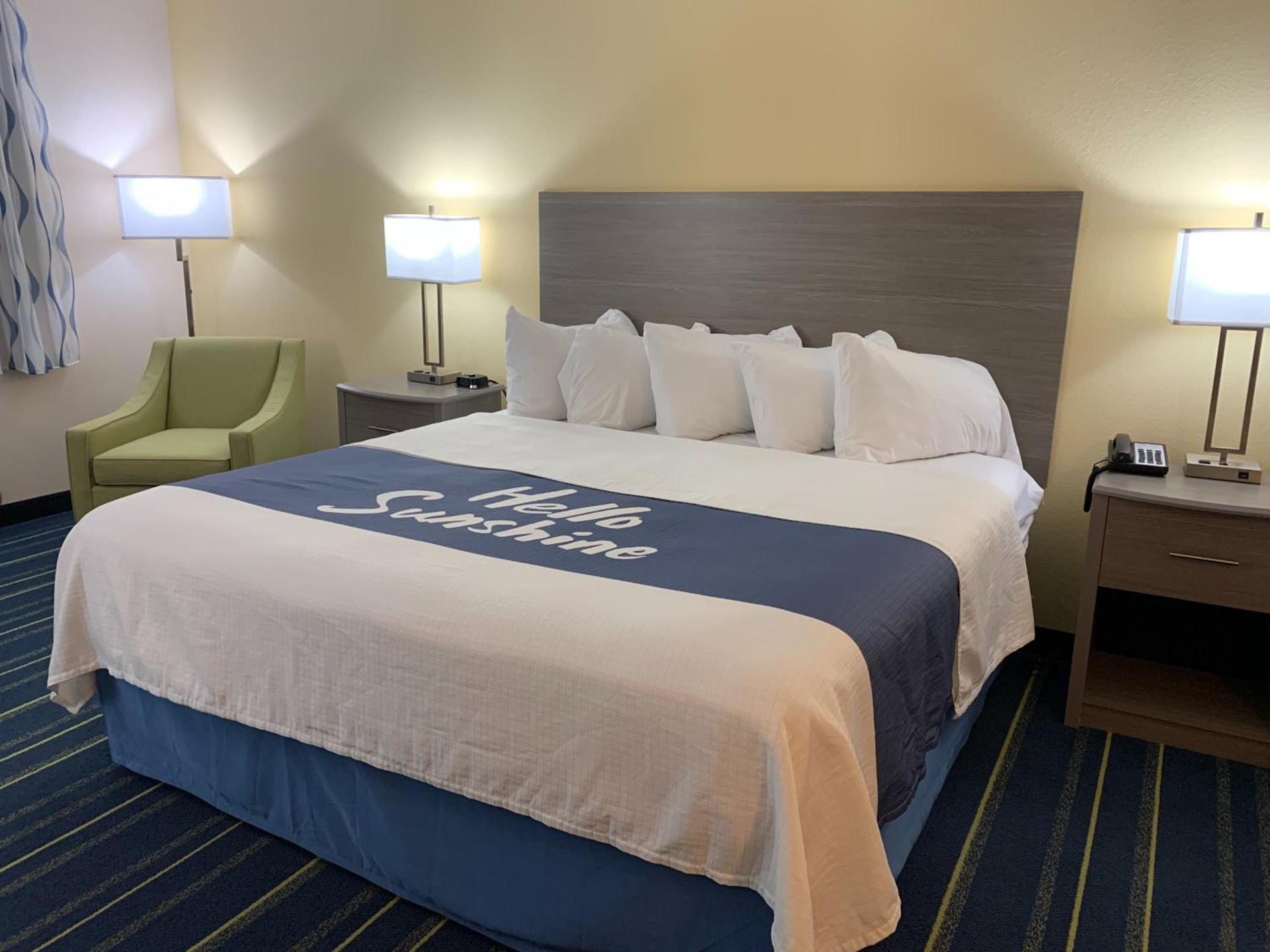 Days Inn by Wyndham Hinckley photo 23