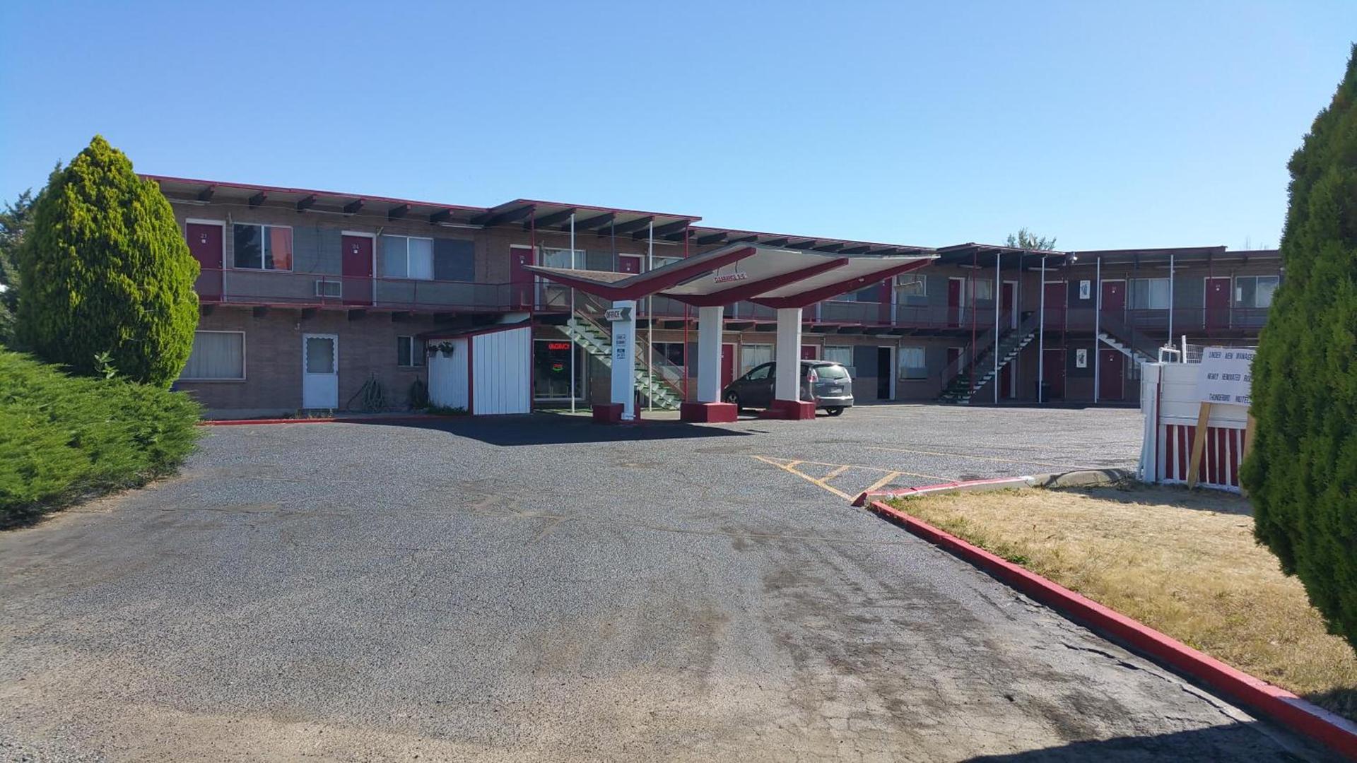 Thunder Bird Motel photo 16
