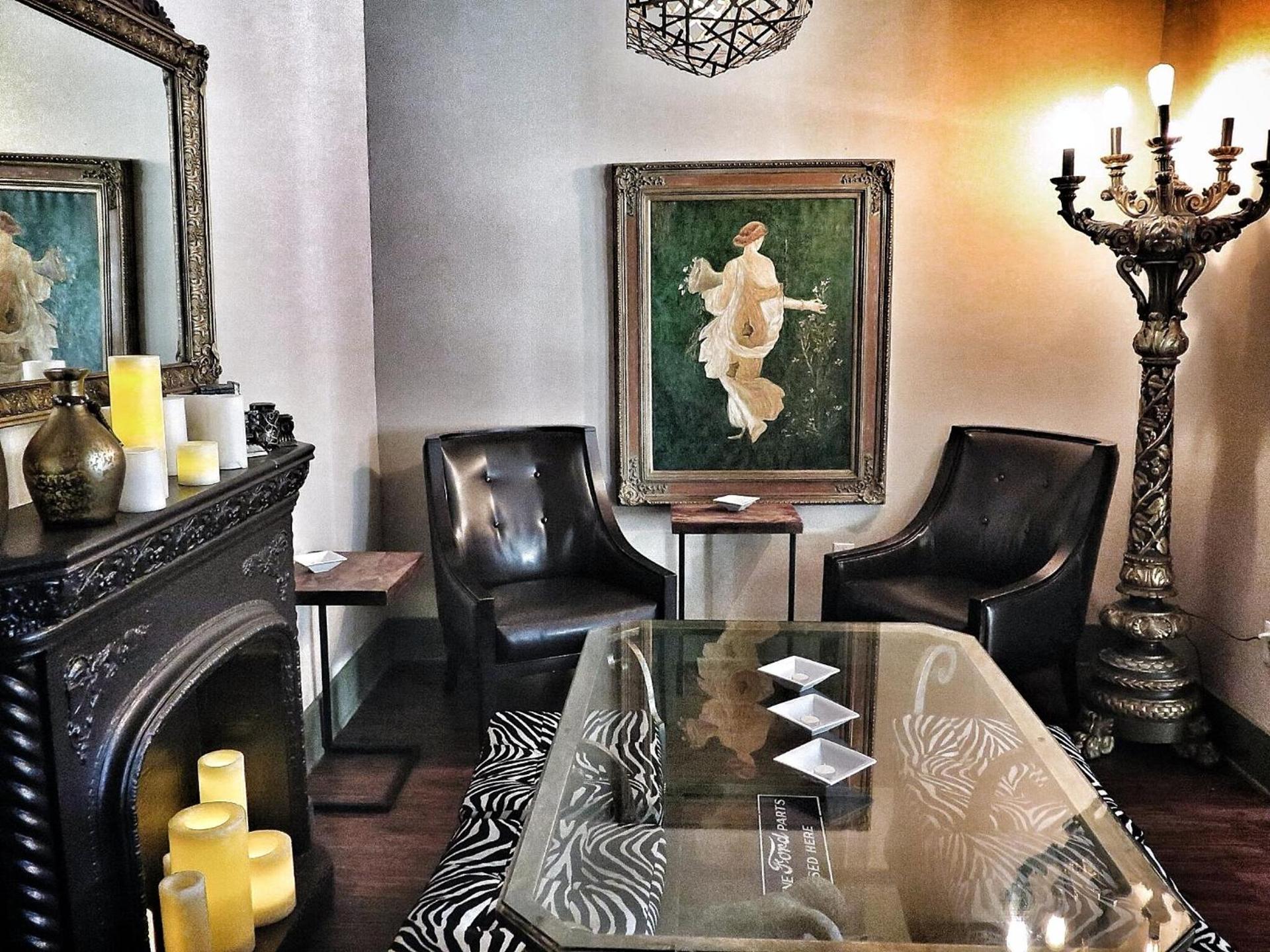MarQueen Hotel - NEWLY RENOVATED photo 12