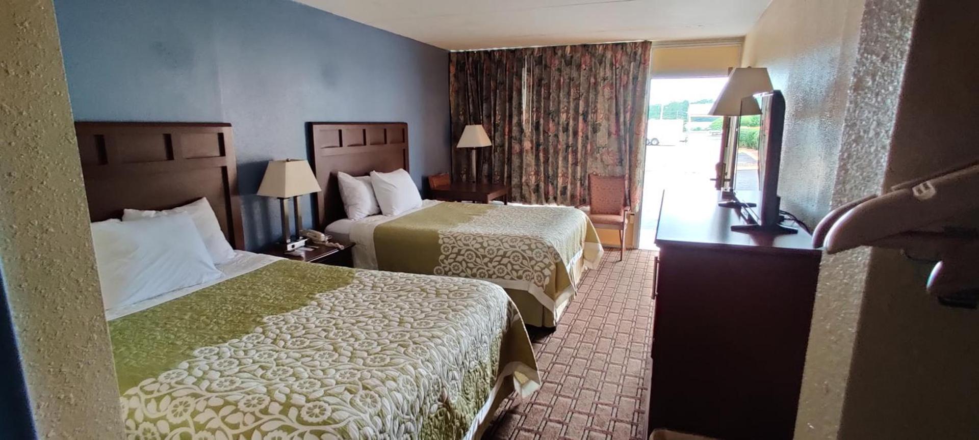 Days Inn by Wyndham Dickson photo 8