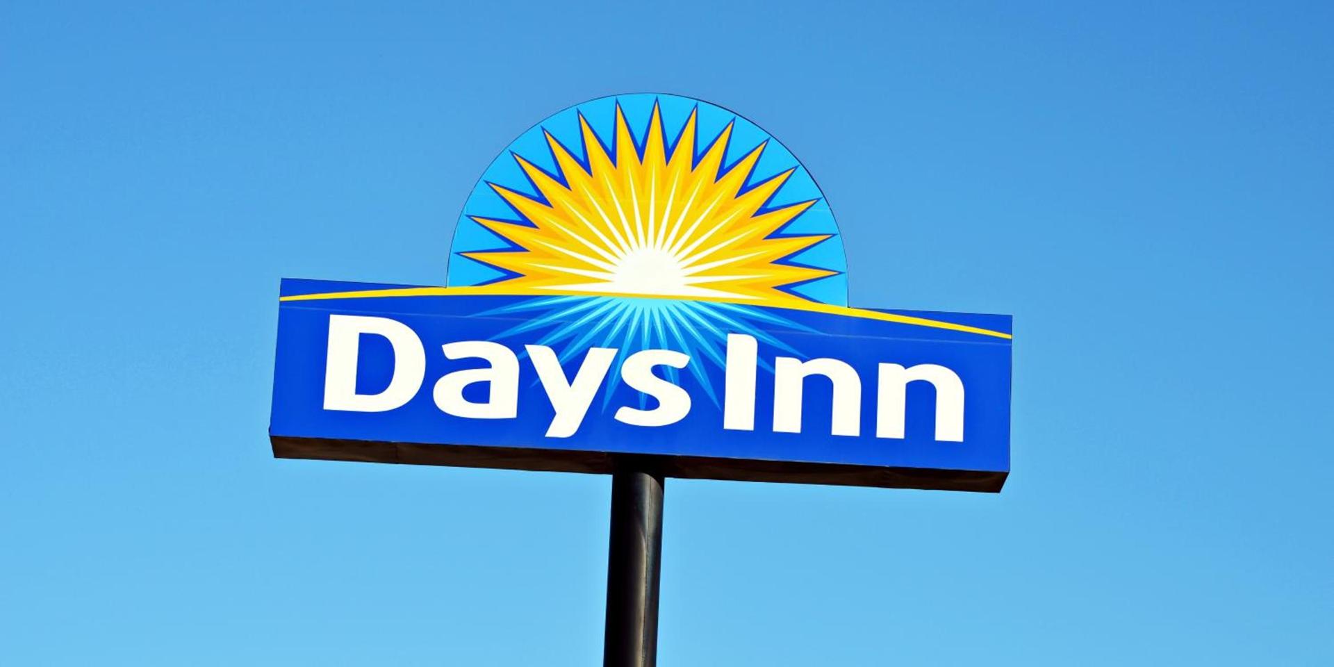Days Inn by Wyndham McAllen photo 32