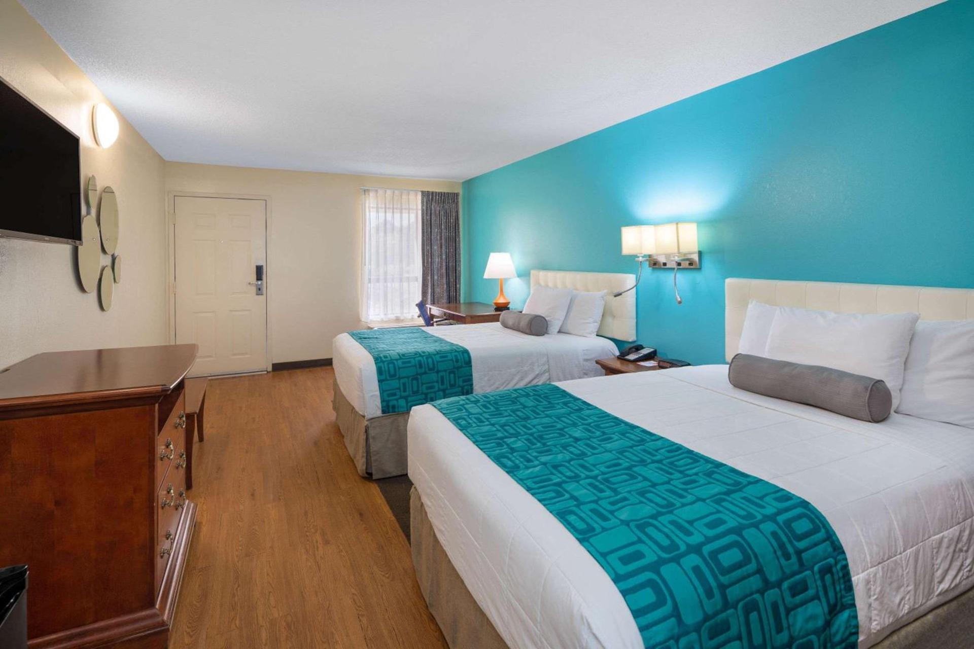 Howard Johnson by Wyndham Savannah GA photo 4