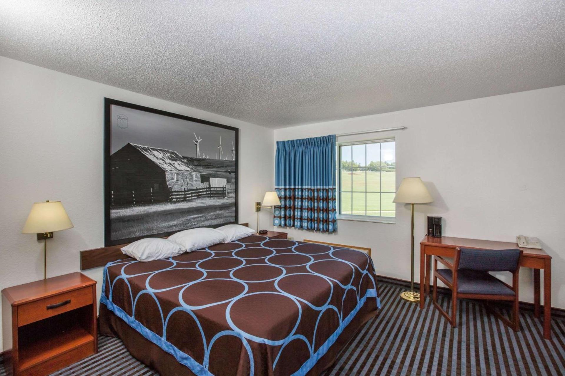 Super 8 by Wyndham Ida Grove photo 3