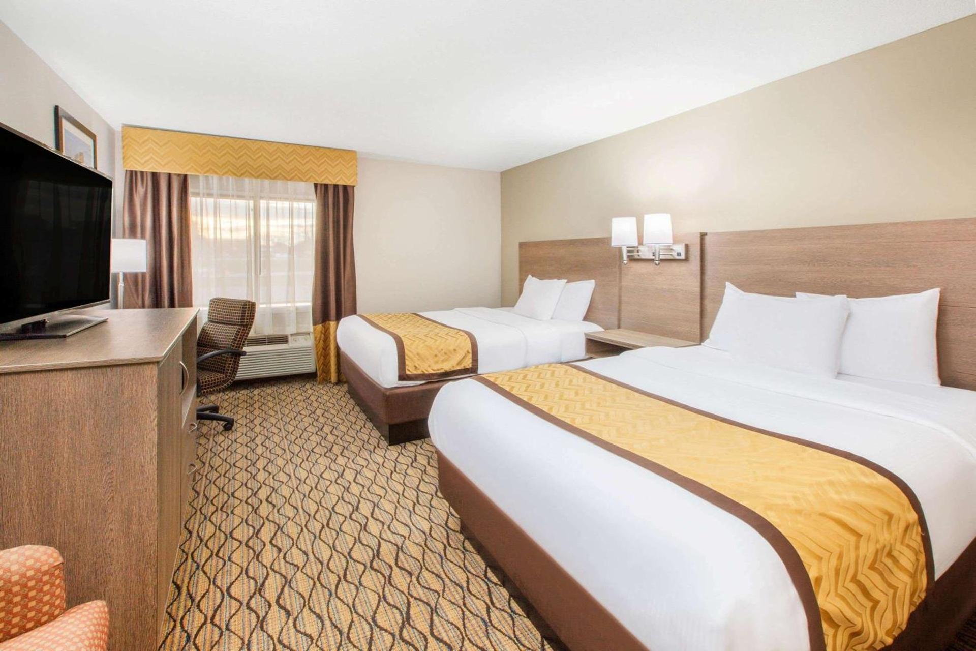 Baymont by Wyndham Grand Rapids Airport photo 3