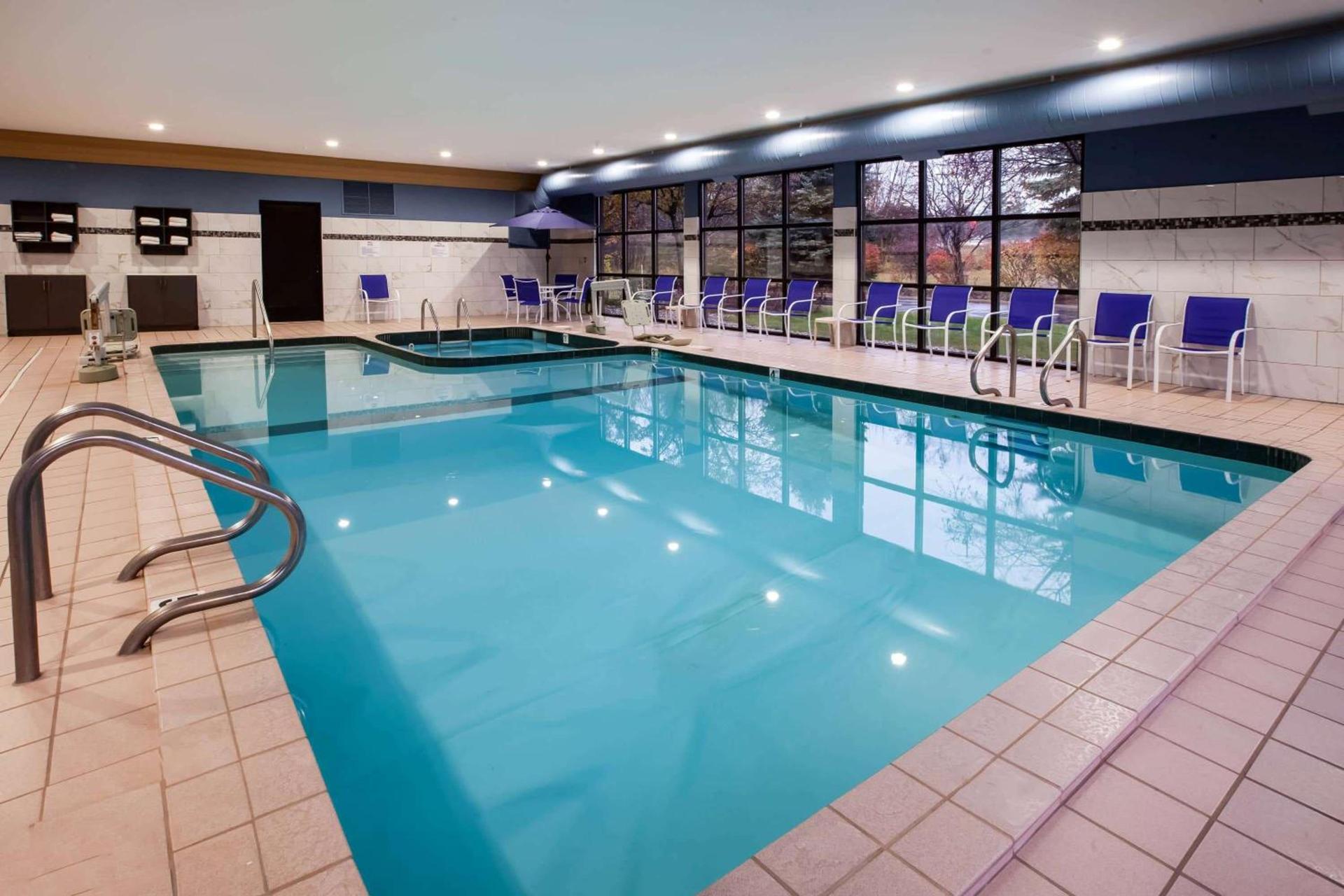 Baymont by Wyndham Traverse City photo 35