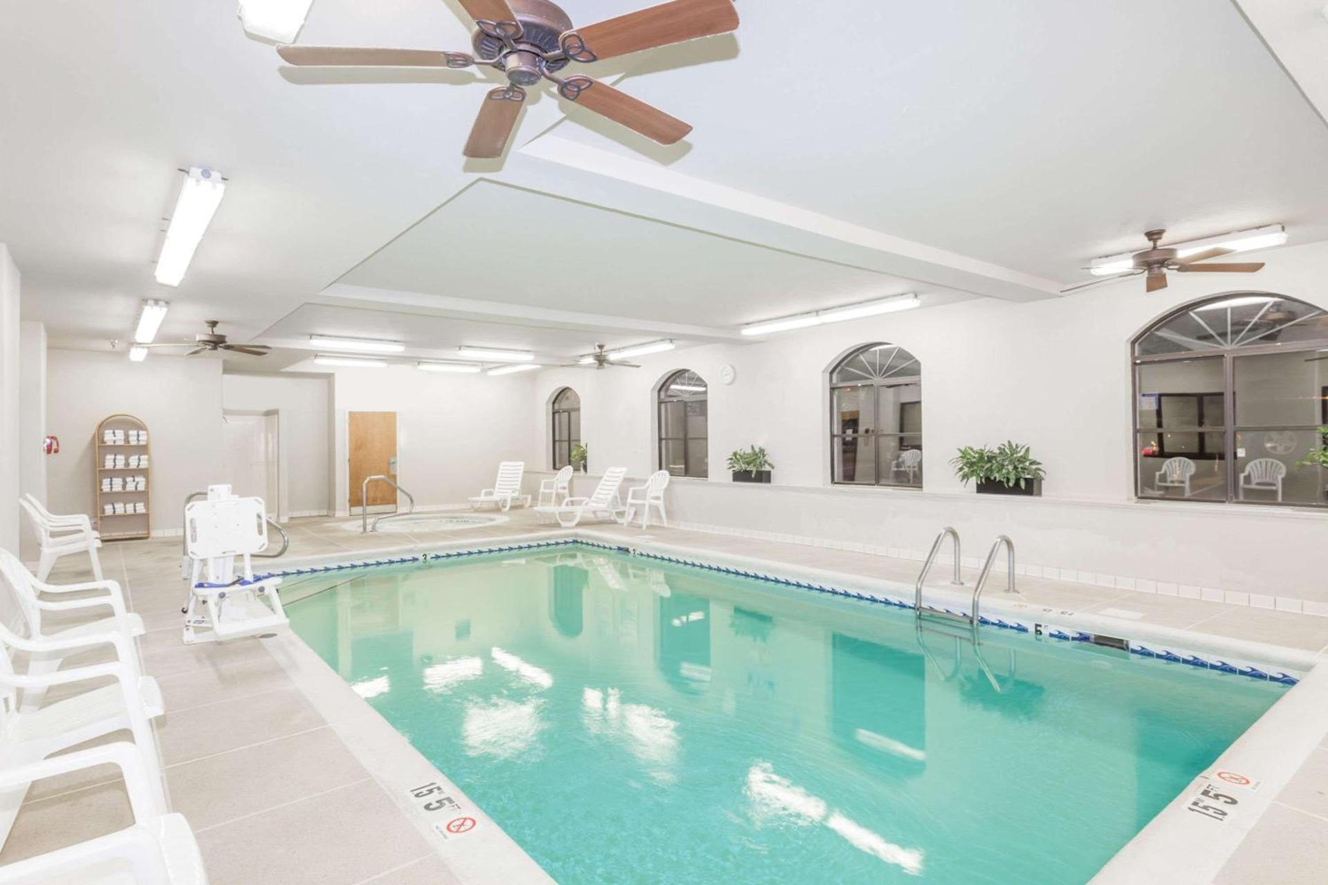Baymont by Wyndham Asheville/Biltmore photo 22