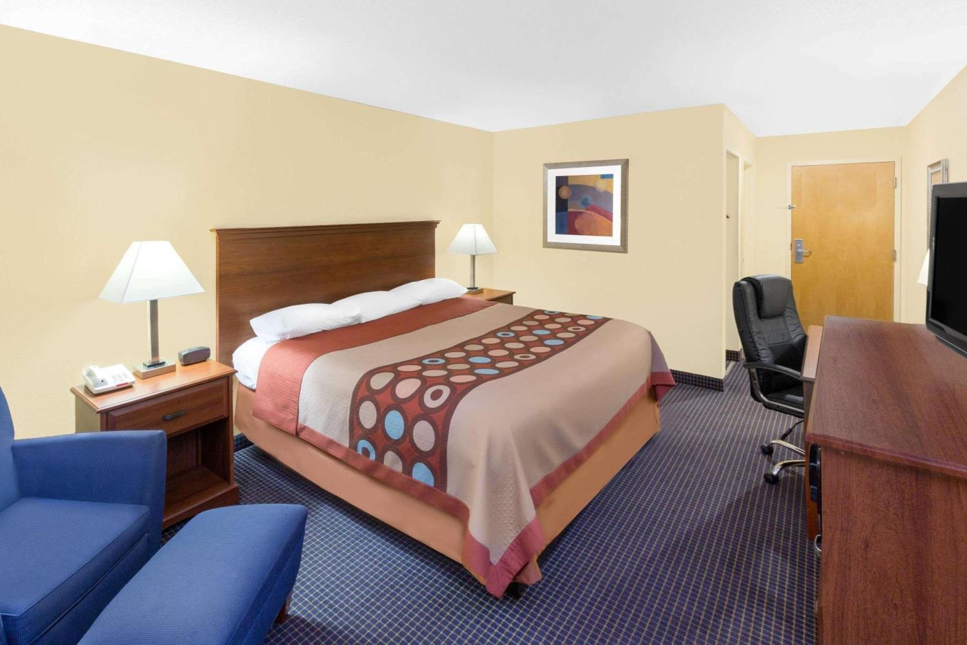 Super 8 by Wyndham Hattiesburg South photo 10