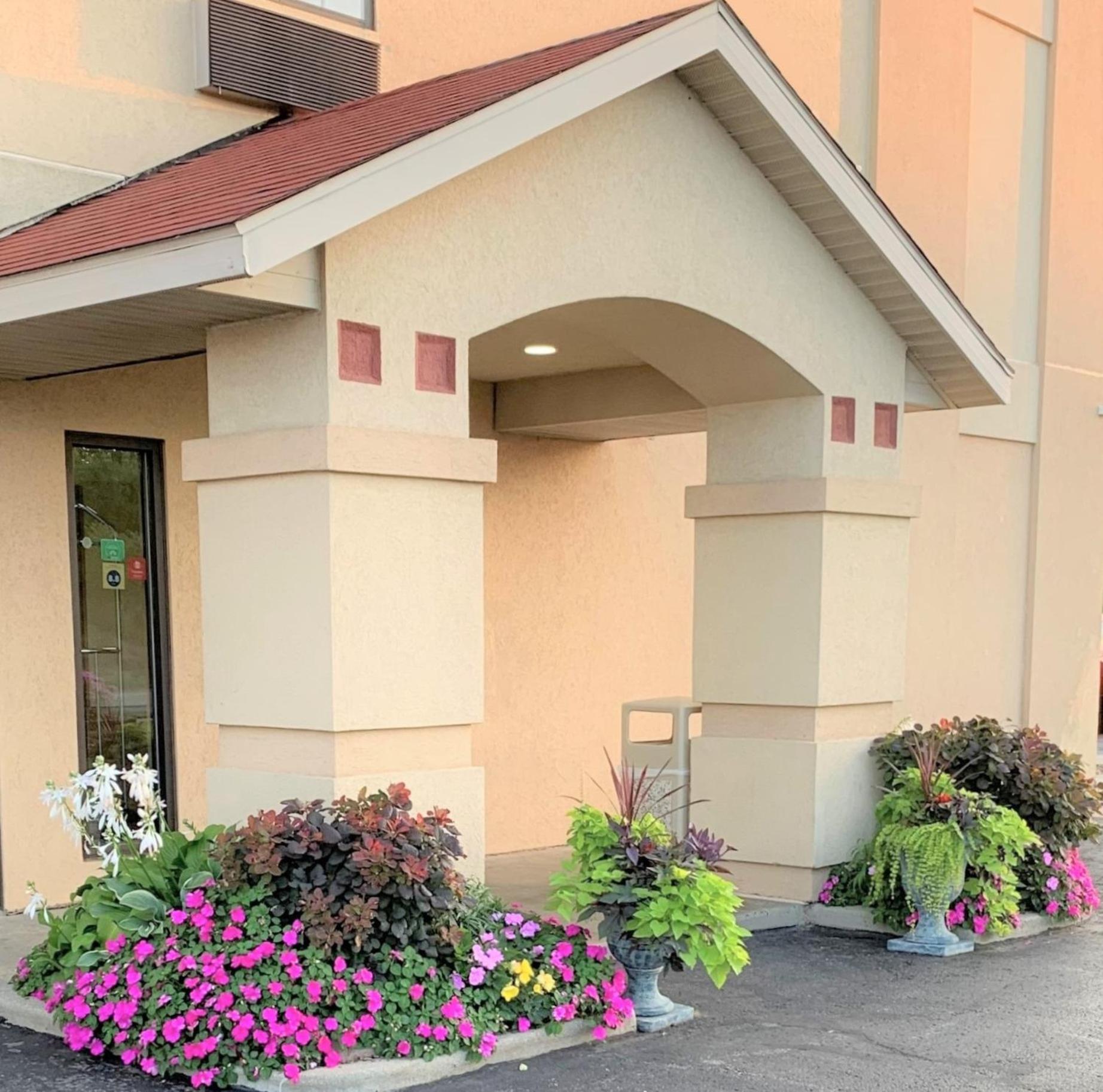 Baymont by Wyndham Paw Paw photo 7