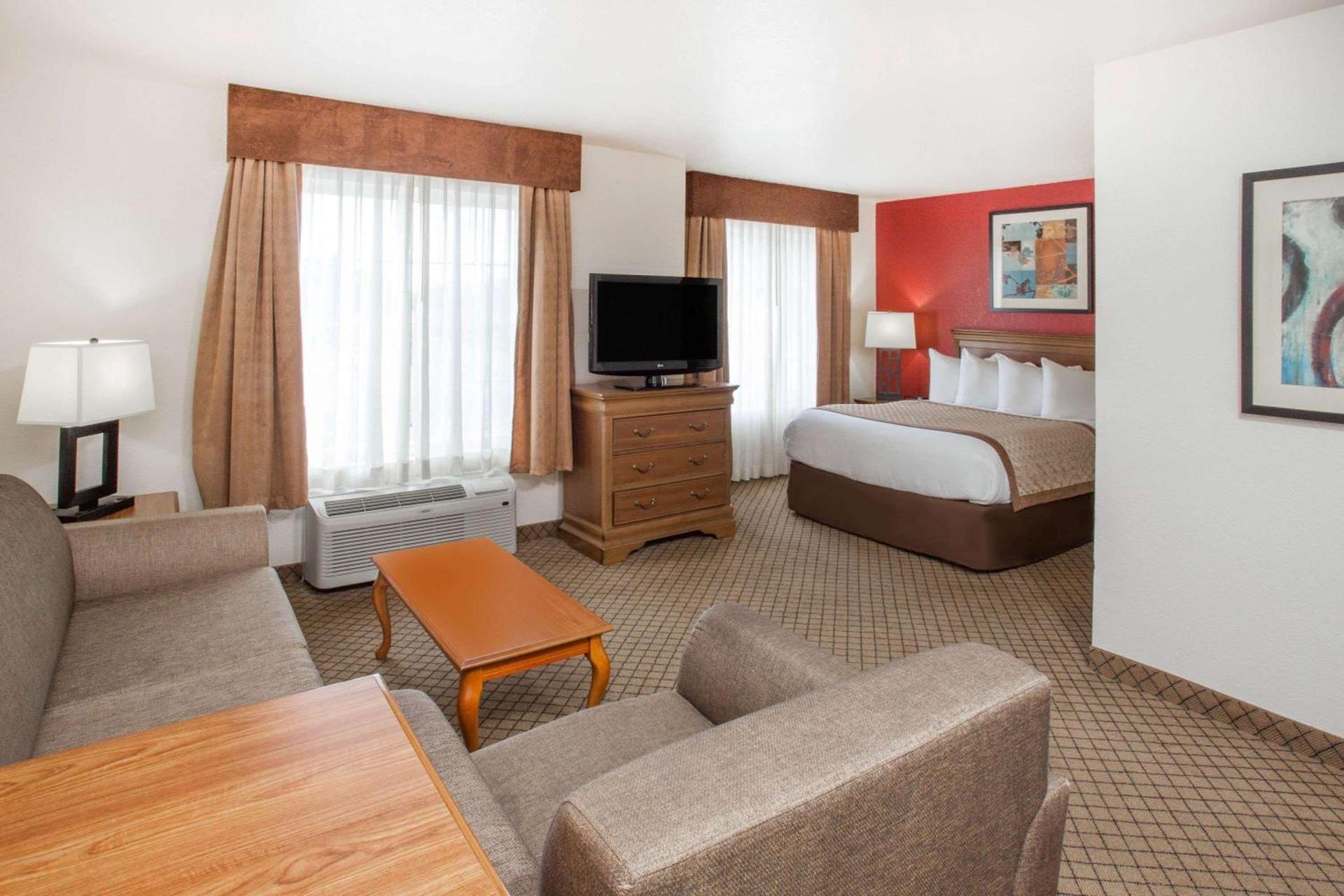 Hawthorn Extended Stay by Wyndham Decatur photo 40