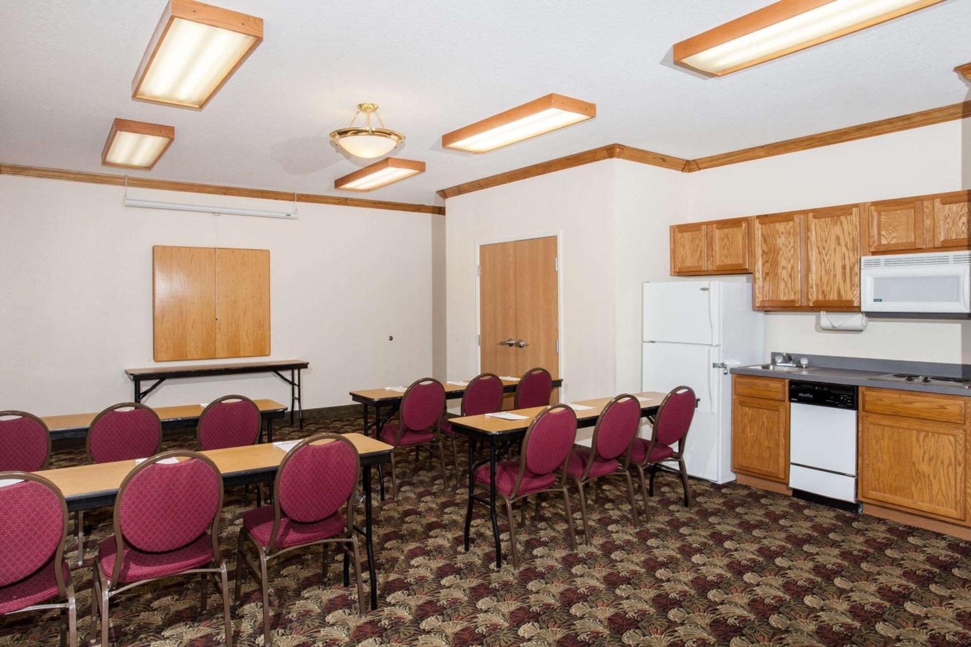 Hawthorn Extended Stay by Wyndham Decatur photo 41