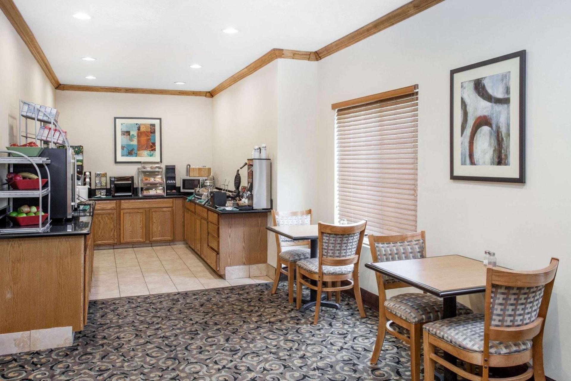 Hawthorn Extended Stay by Wyndham Decatur photo 42