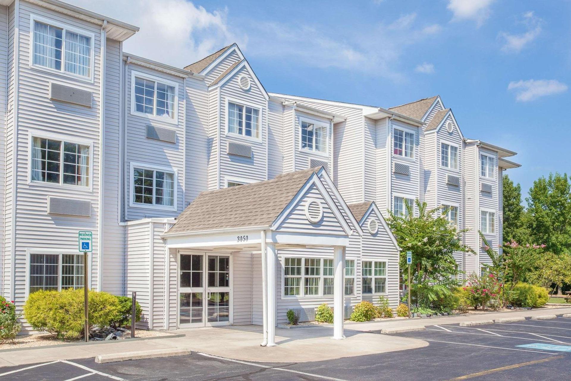 Microtel Inn and Suites - Salisbury photo 2
