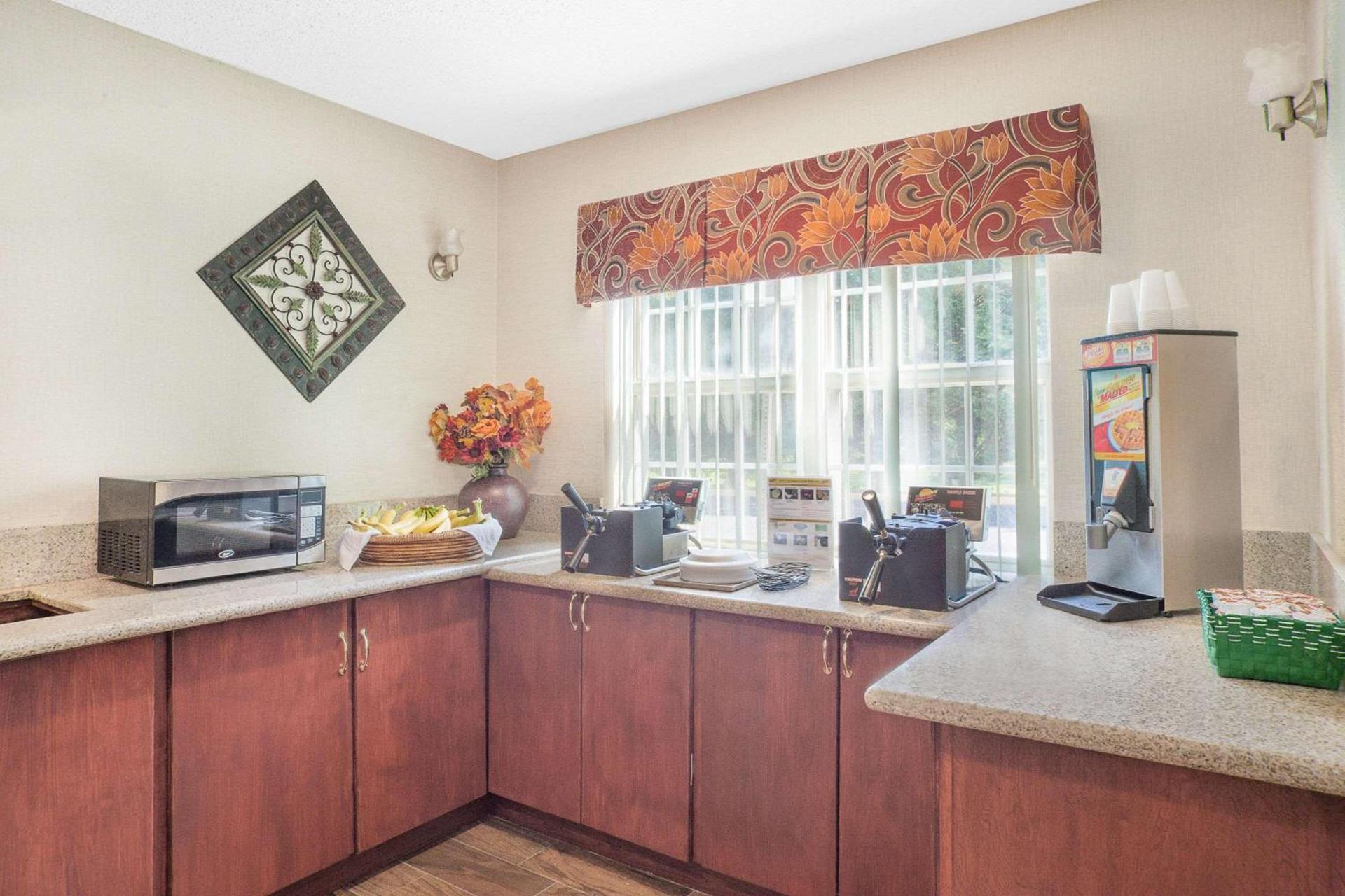 Microtel Inn and Suites - Salisbury photo 25