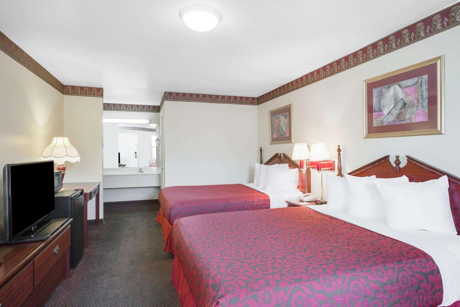 Days Inn by Wyndham Trumann AR photo 12