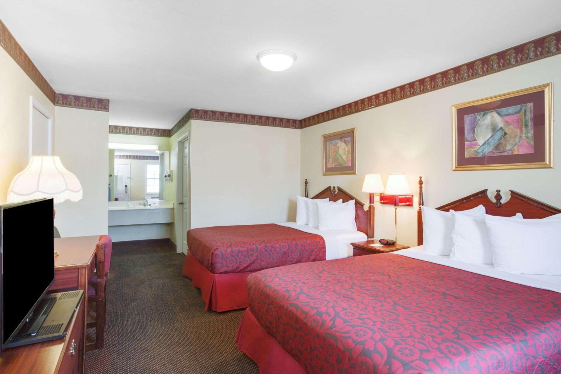 Days Inn by Wyndham Trumann AR photo 8