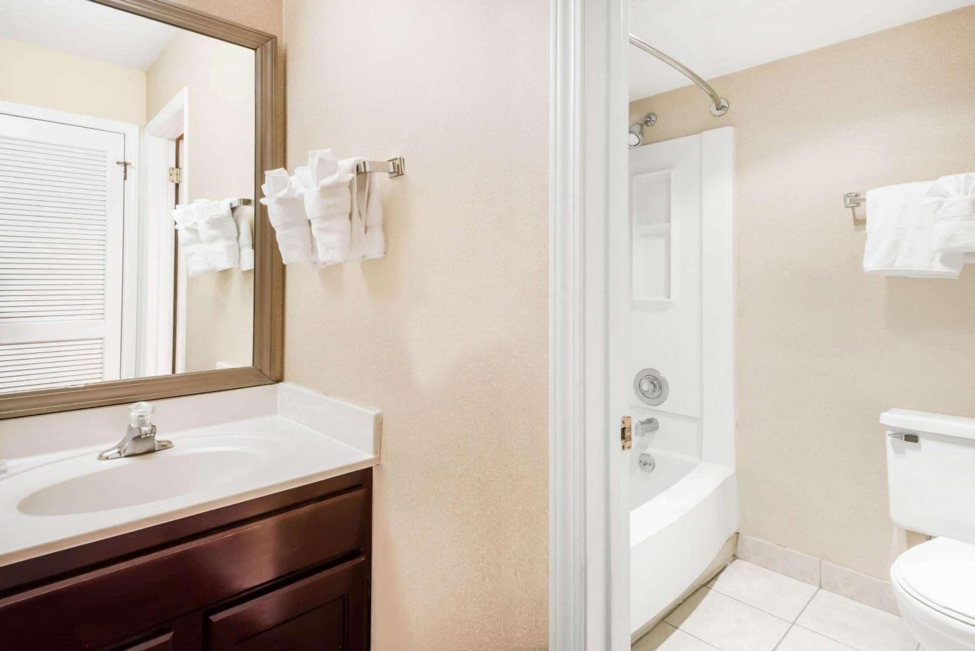 Hawthorn Extended Stay by Wyndham Columbus photo 6
