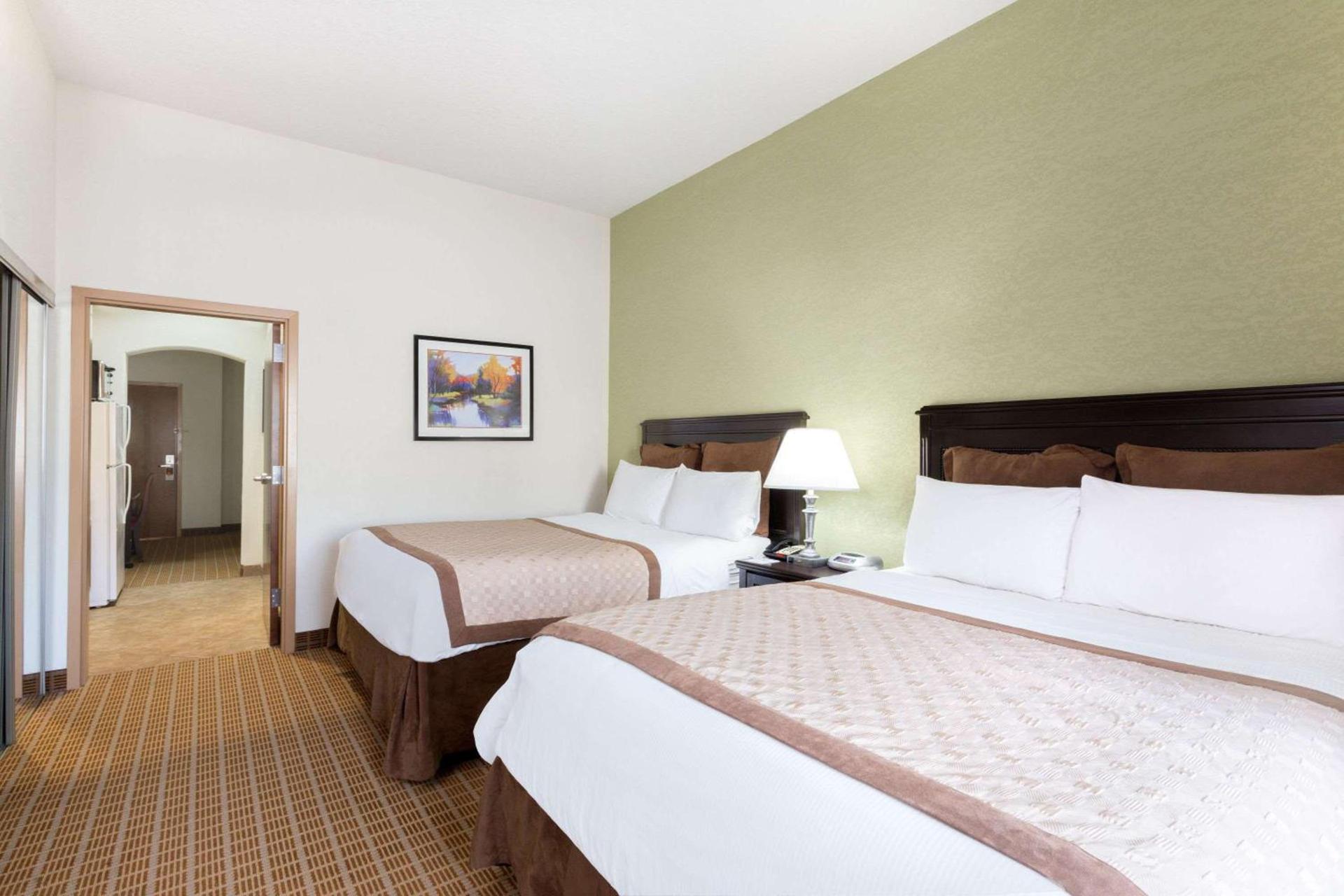 Hawthorn Extended Stay by Wyndham Kingsland photo 11