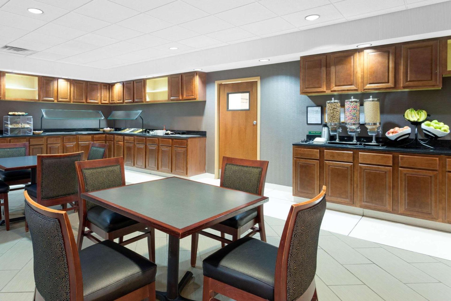 Hawthorn Extended Stay by Wyndham Kingsland photo 15