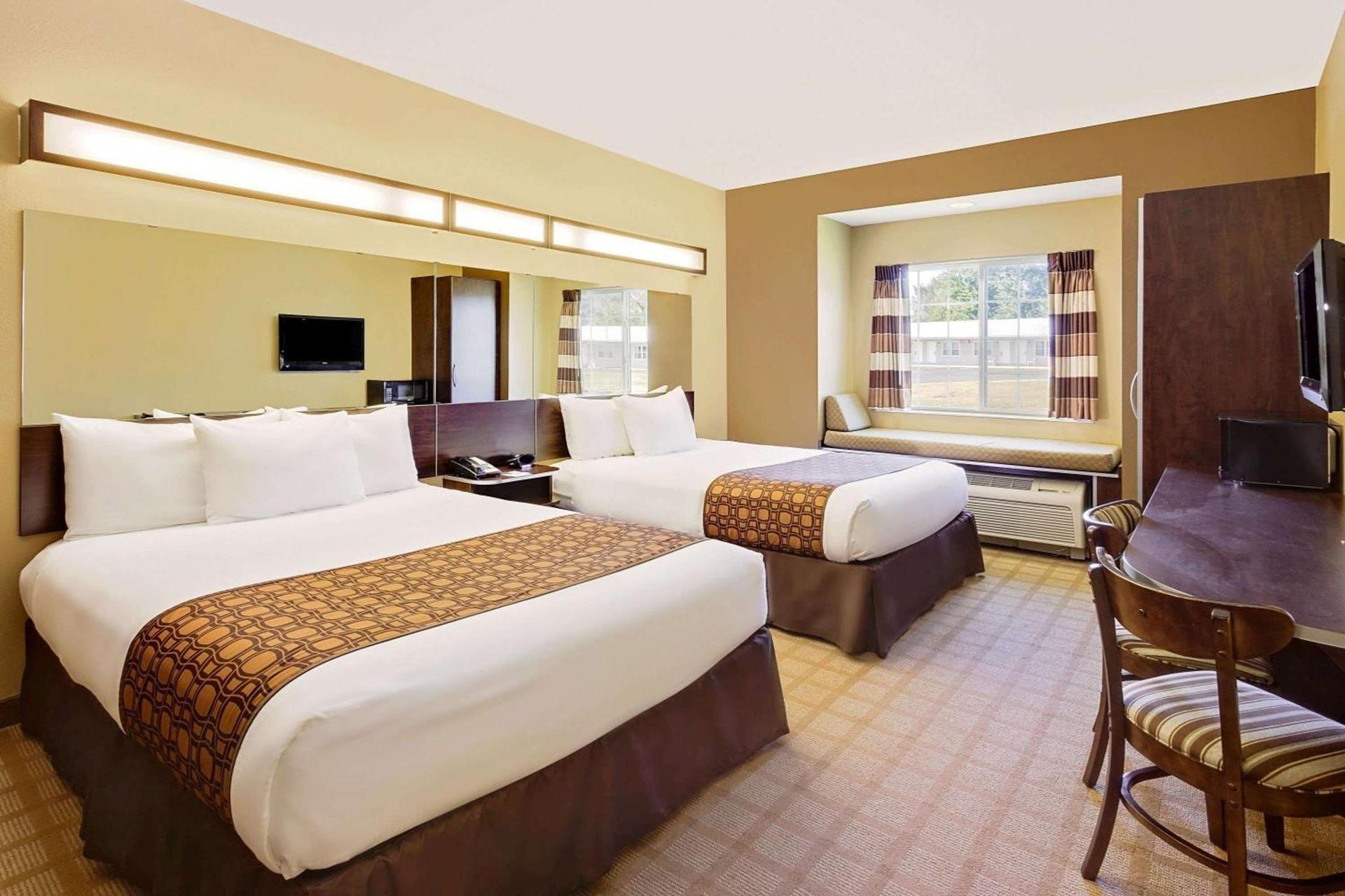Microtel Inn & Suites by Wyndham Prairie du Chien photo 34