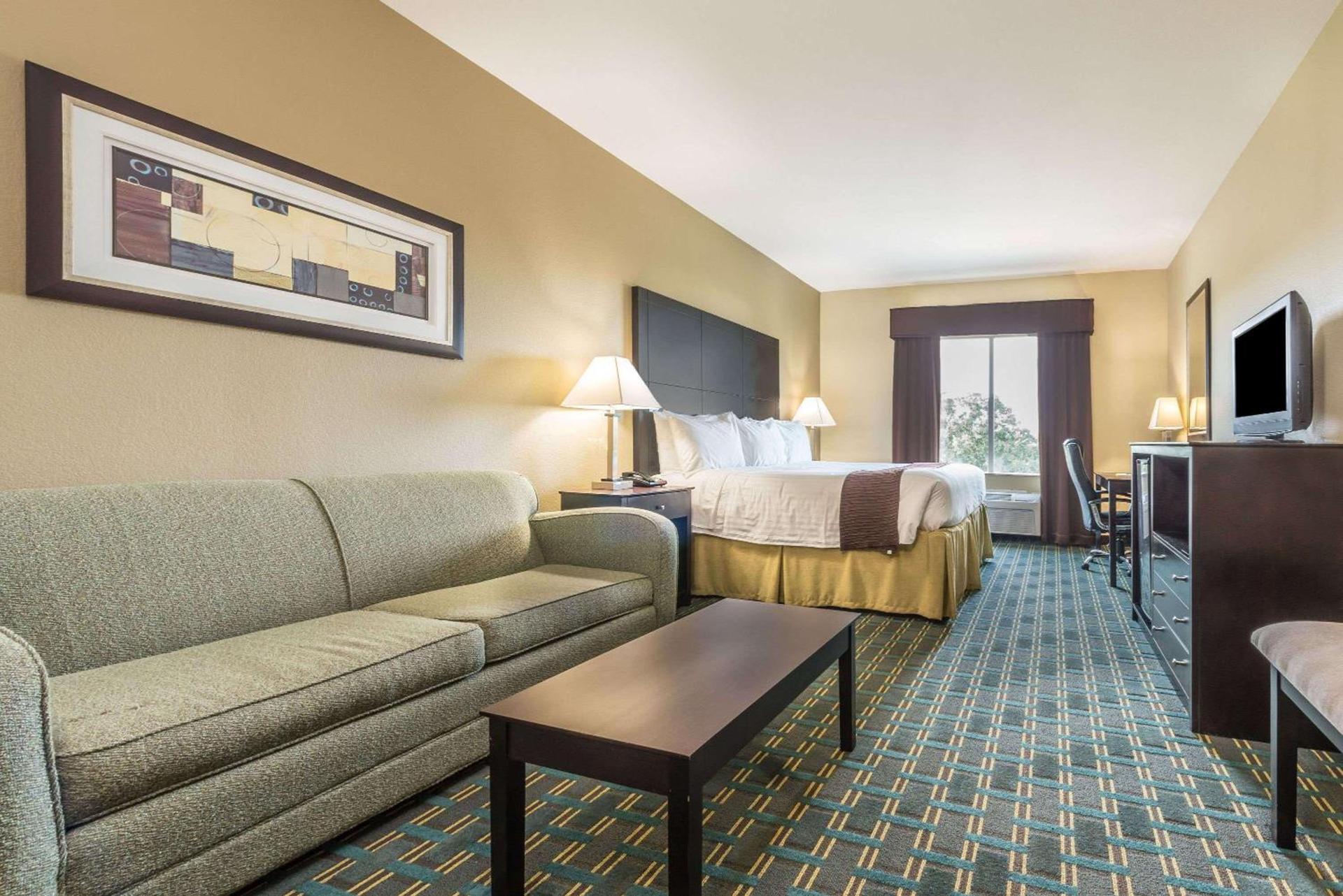 Days Inn & Suites by Wyndham Mineral Wells photo 5